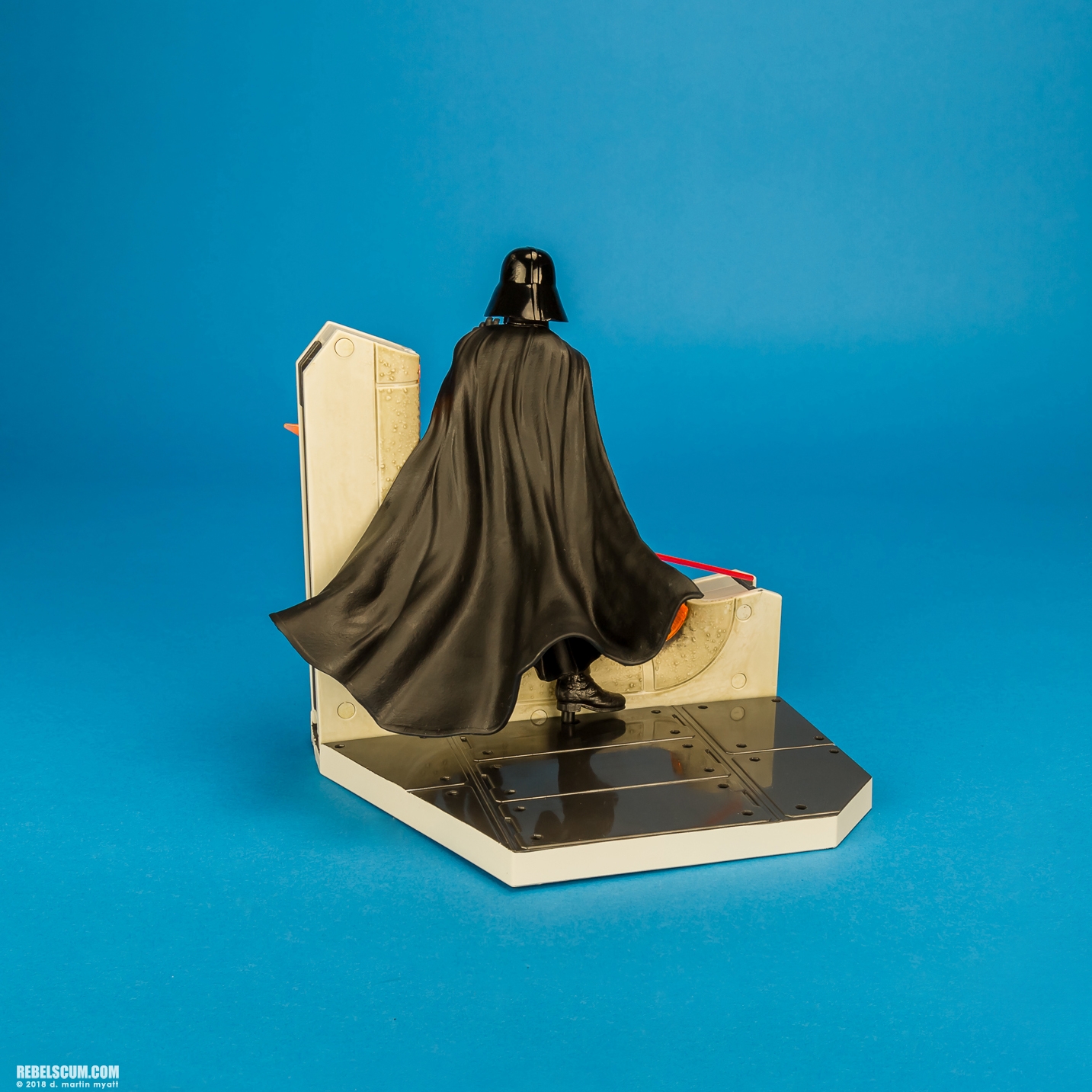 Darth-Vader-01-Centerpiece-The-Black-Series-004.jpg