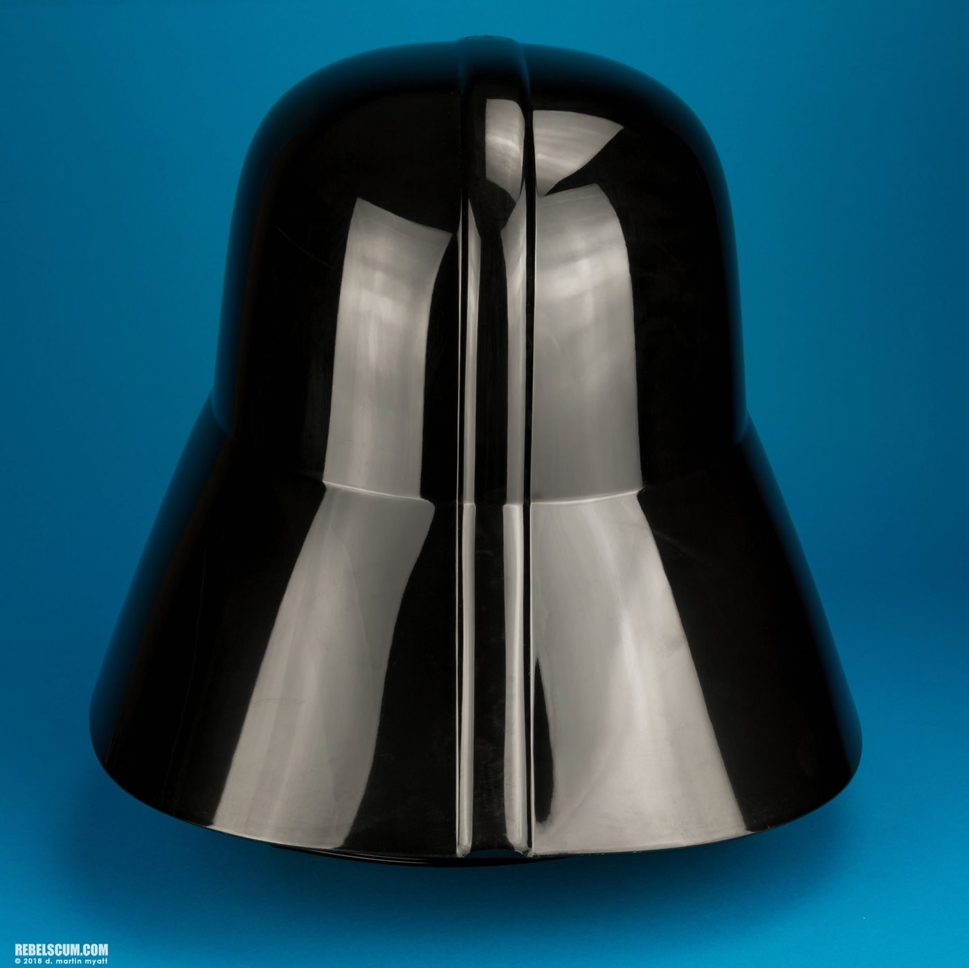Darth-Vader-Premium-Electronic-Helmet-The-Black-Series-004.jpg