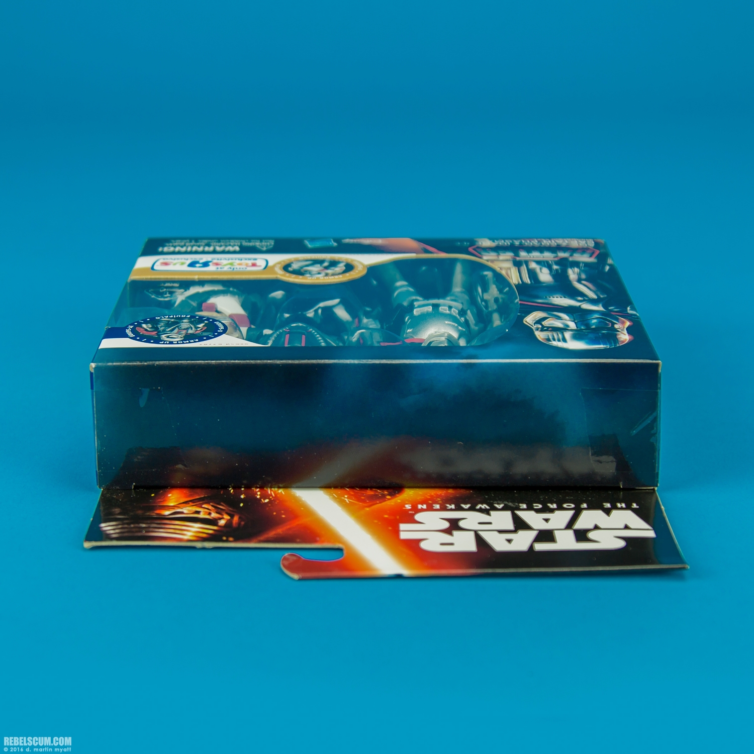 Epic-Battles-Captain-Phasma-The-Force-Awakens-Hasbro-024.jpg