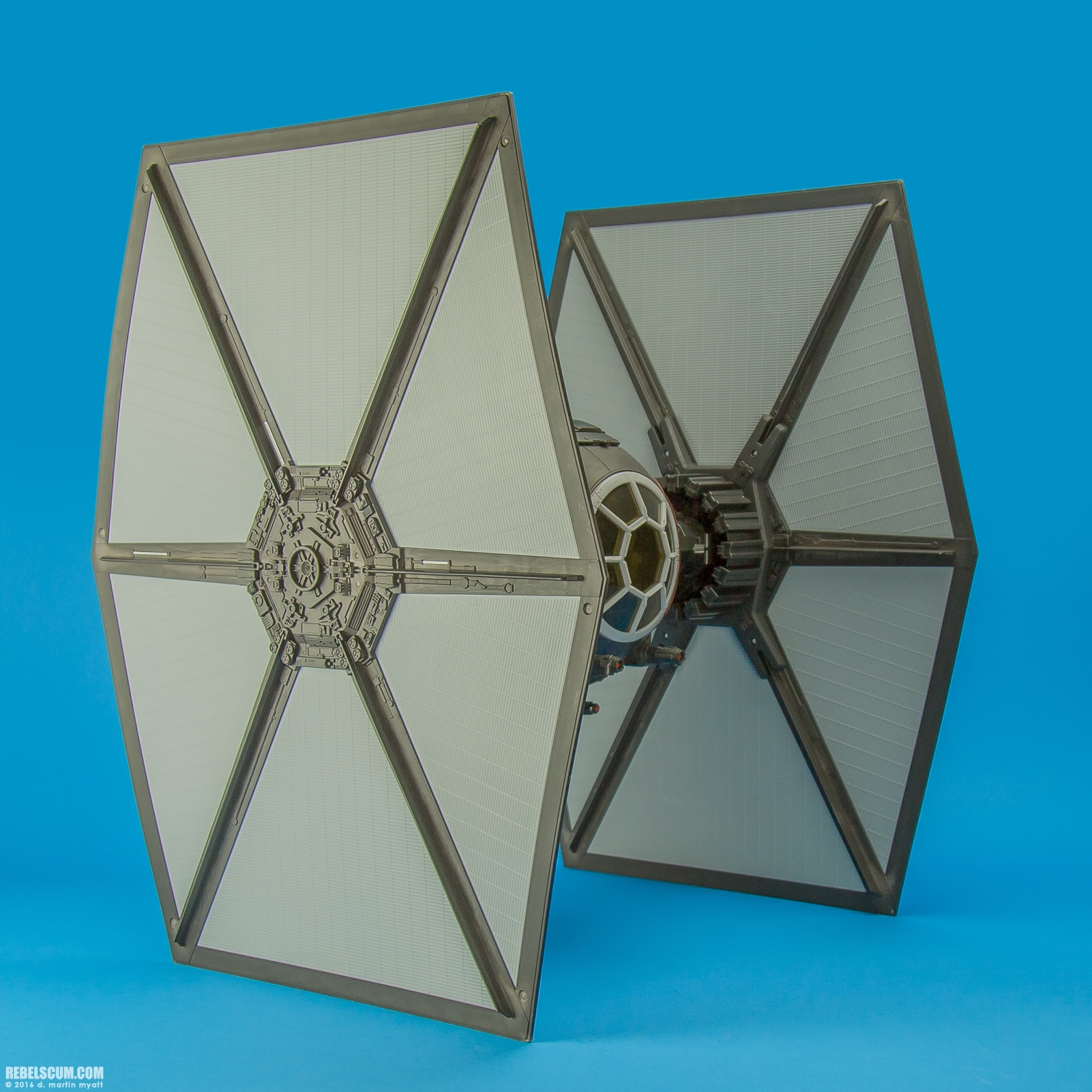 First-Order-Special-Forces-TIE-Fighter-The-Black-Series-002.jpg