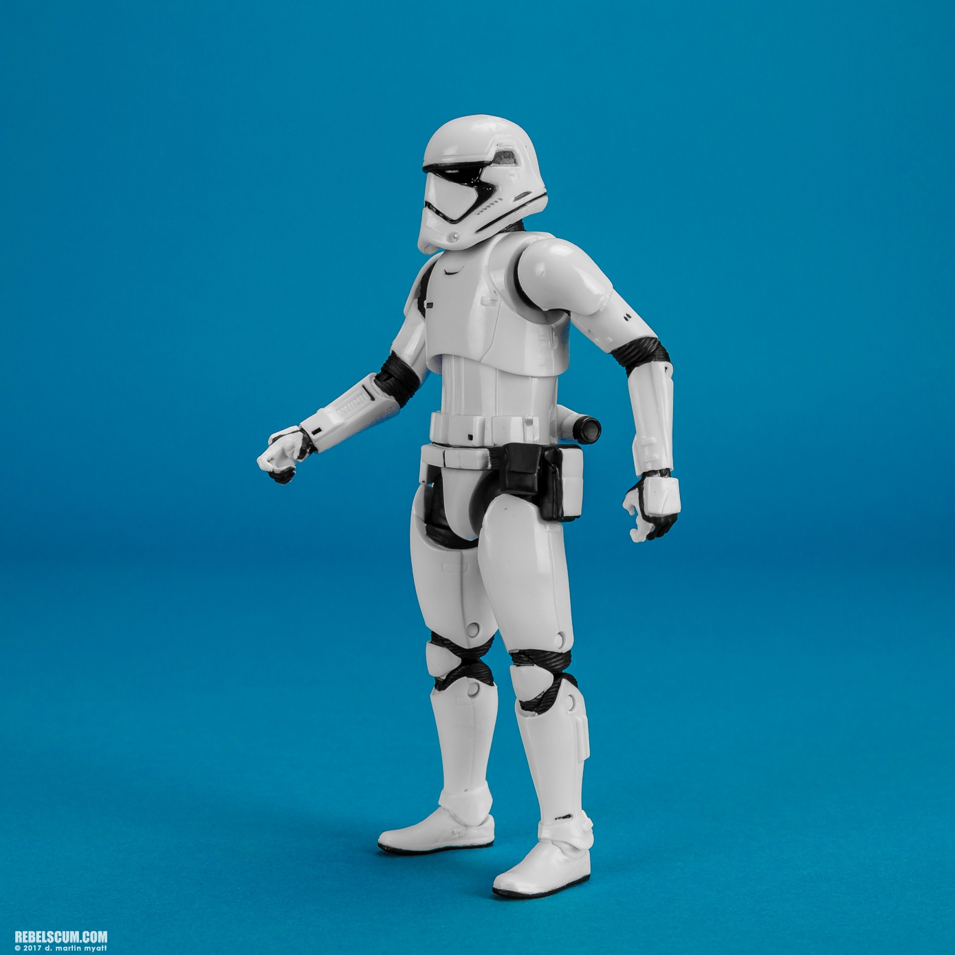 First-Order-Stormtrooper-Deluxe-Amazon-The-Black-Series-003.jpg