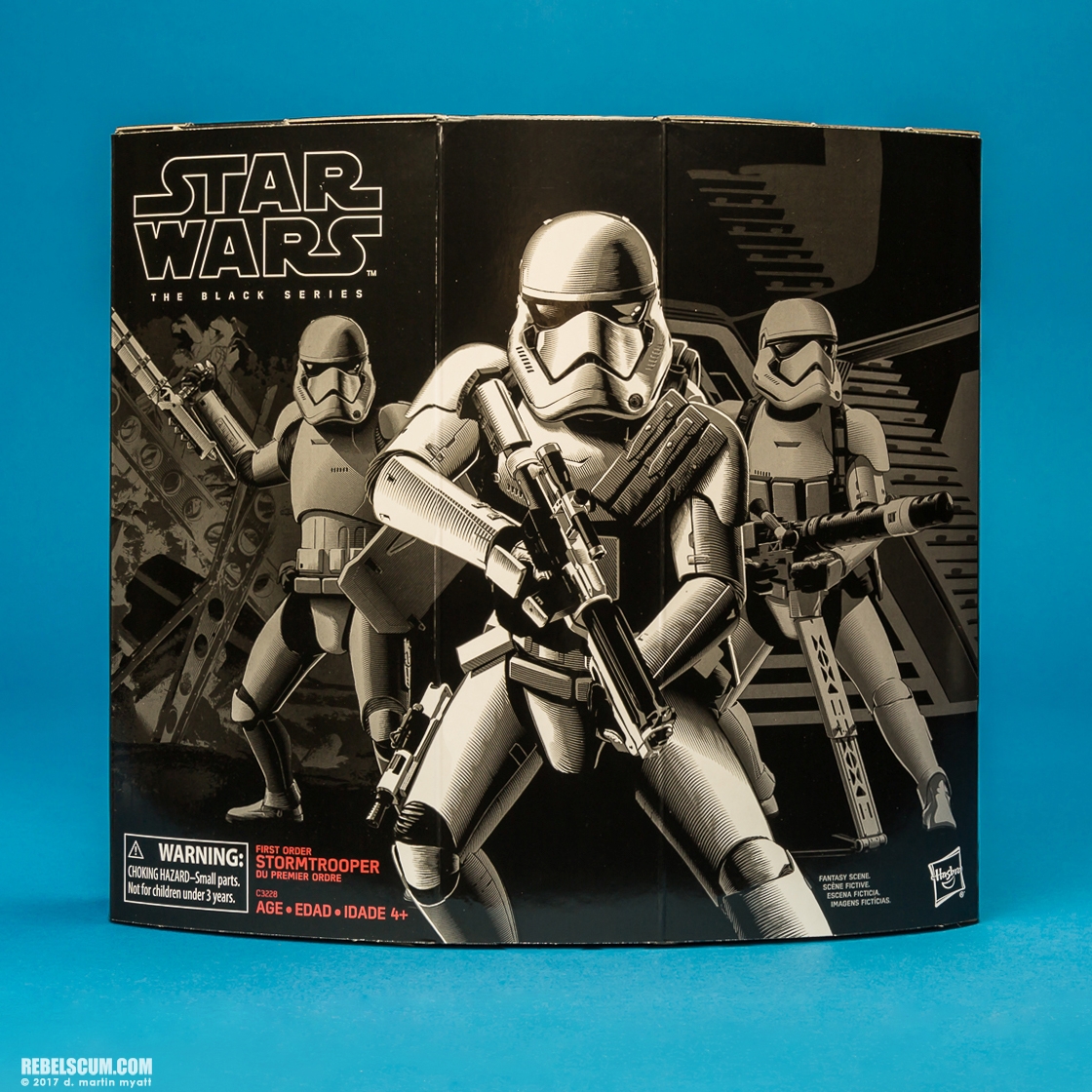 First-Order-Stormtrooper-Deluxe-Amazon-The-Black-Series-019.jpg