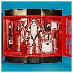 First-Order-Stormtrooper-Deluxe-Amazon-The-Black-Series-026.jpg