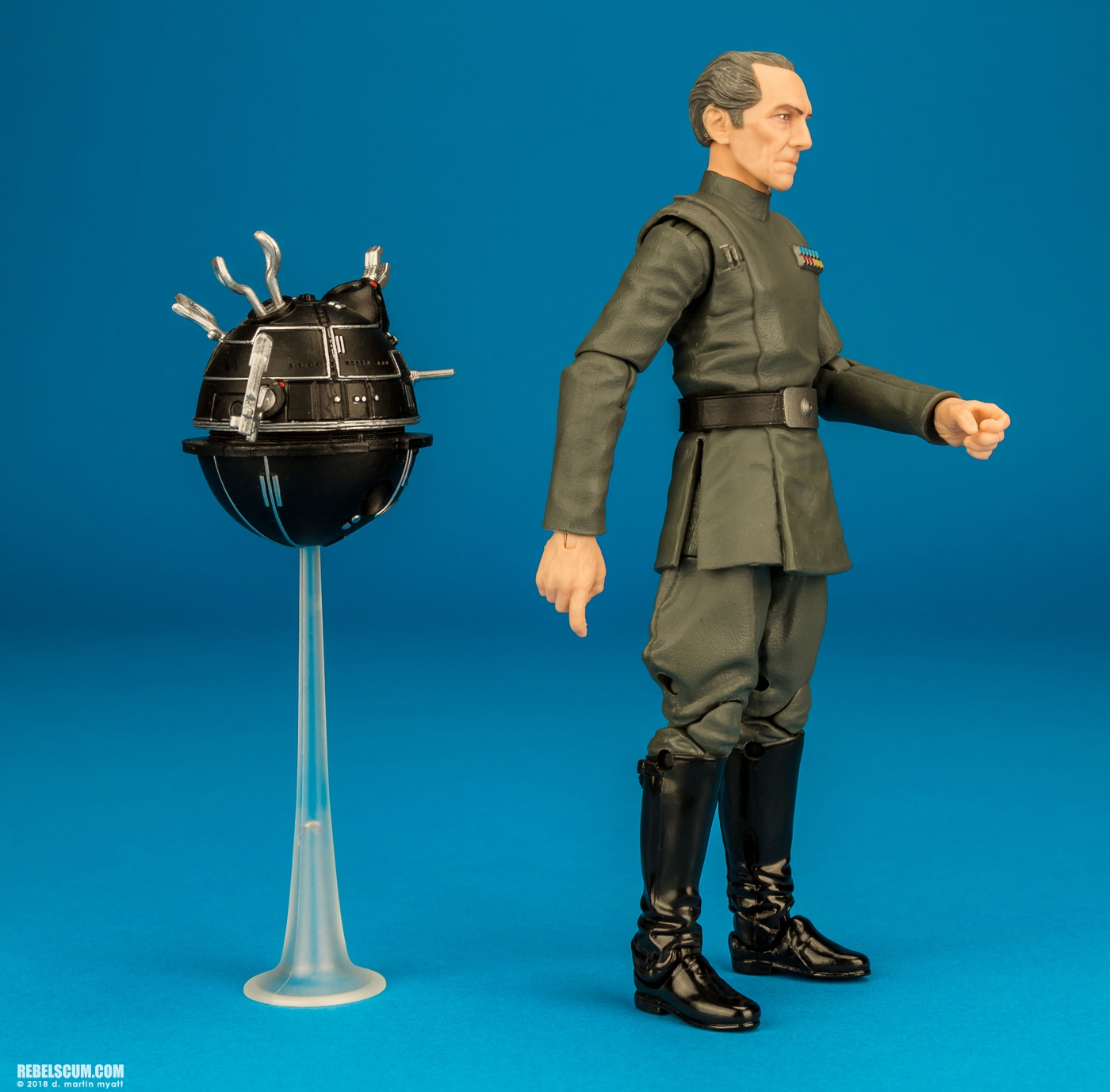 Grand-Moff-Tarkin-63-The-Black-Series-6-inch-hasbro-002.jpg