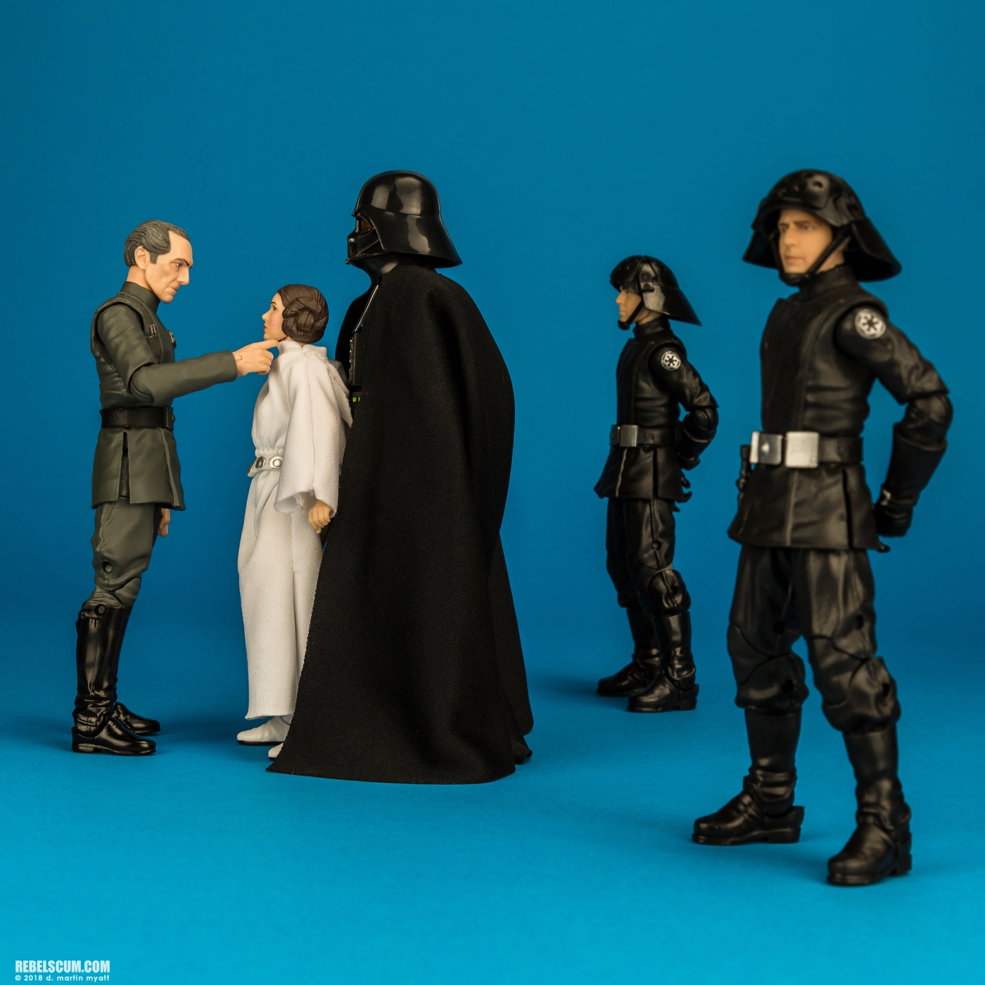 Grand-Moff-Tarkin-63-The-Black-Series-6-inch-hasbro-006.jpg