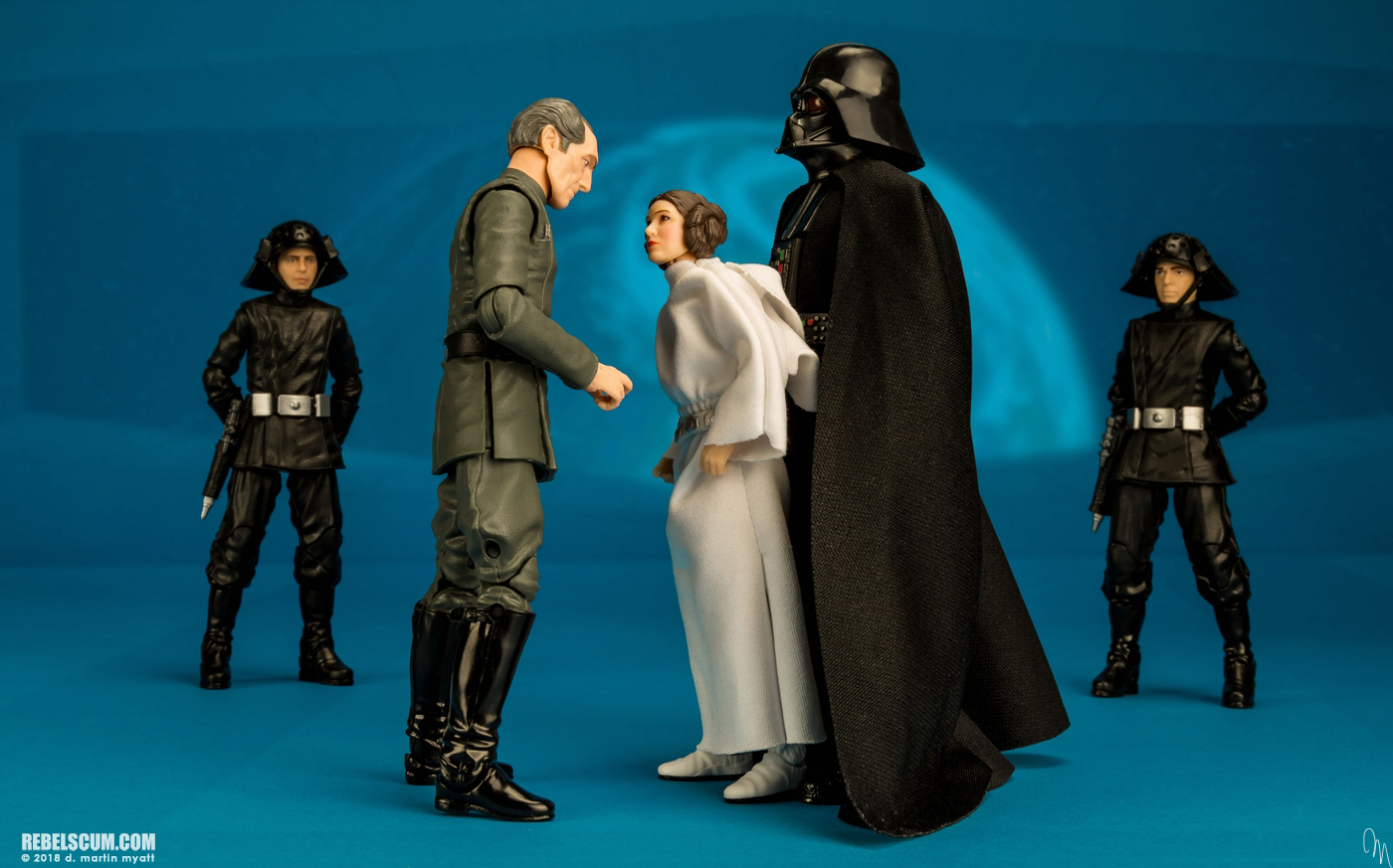 Grand-Moff-Tarkin-63-The-Black-Series-6-inch-hasbro-007.jpg