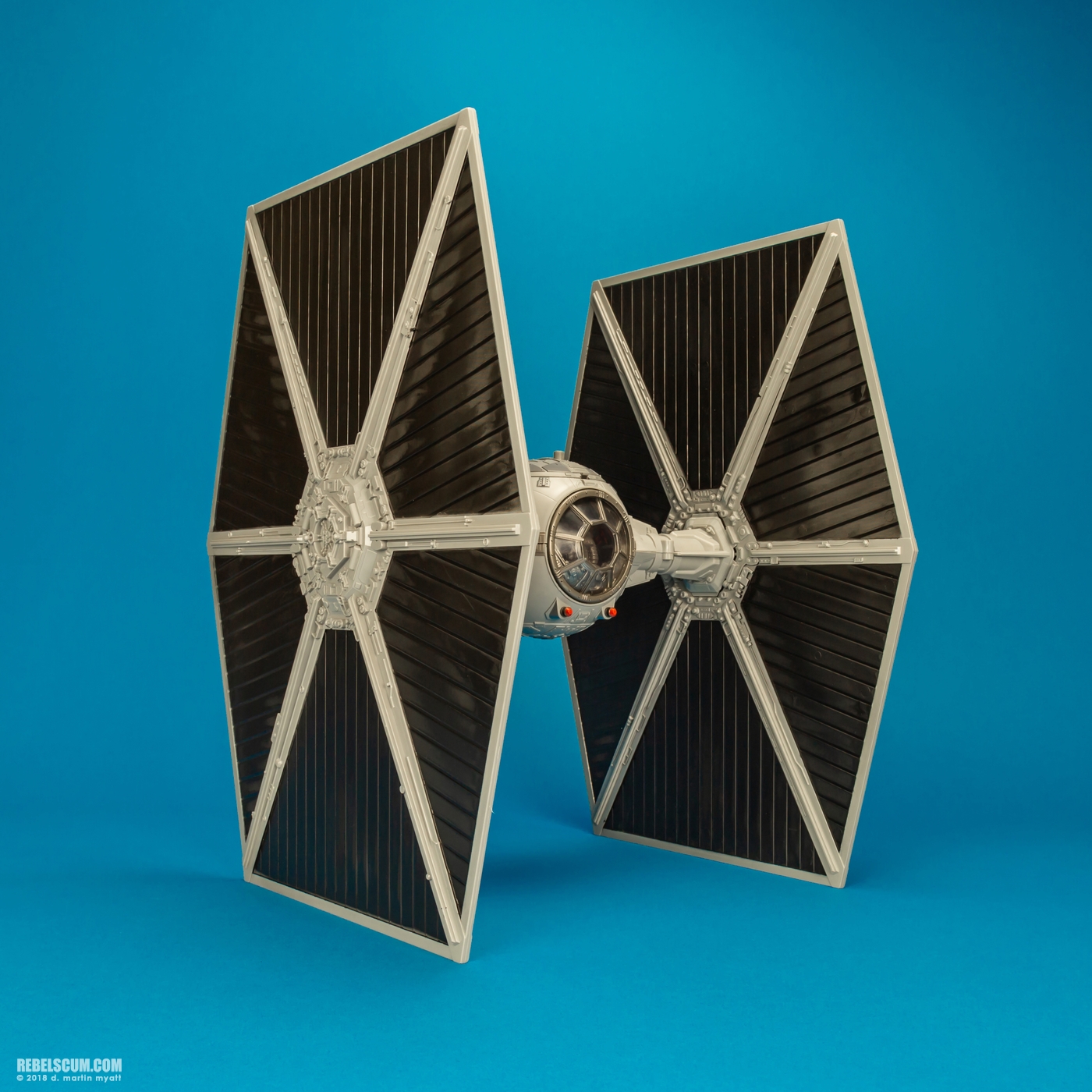 Imperial-TIE-Fighter-Star-Wars-The-Vintage-Collection-hasbro-002.jpg