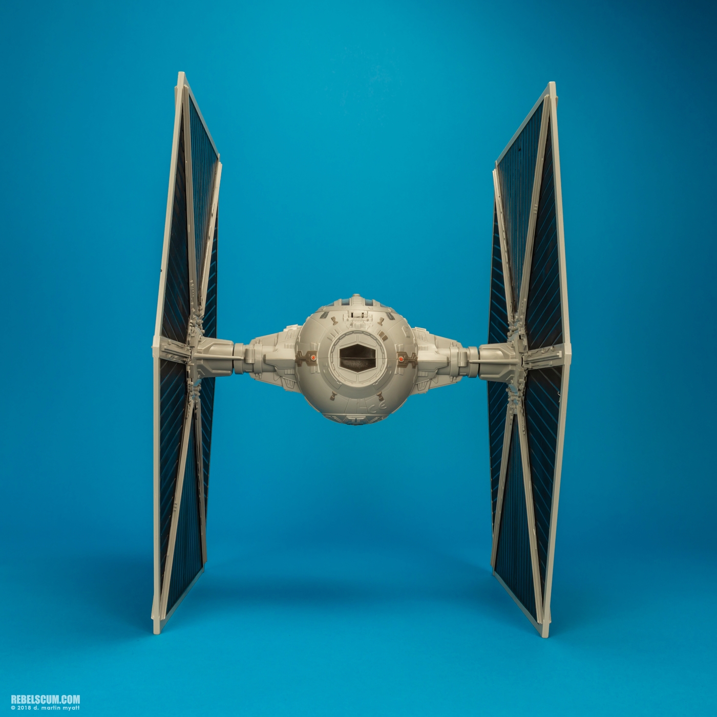 Imperial-TIE-Fighter-Star-Wars-The-Vintage-Collection-hasbro-004.jpg