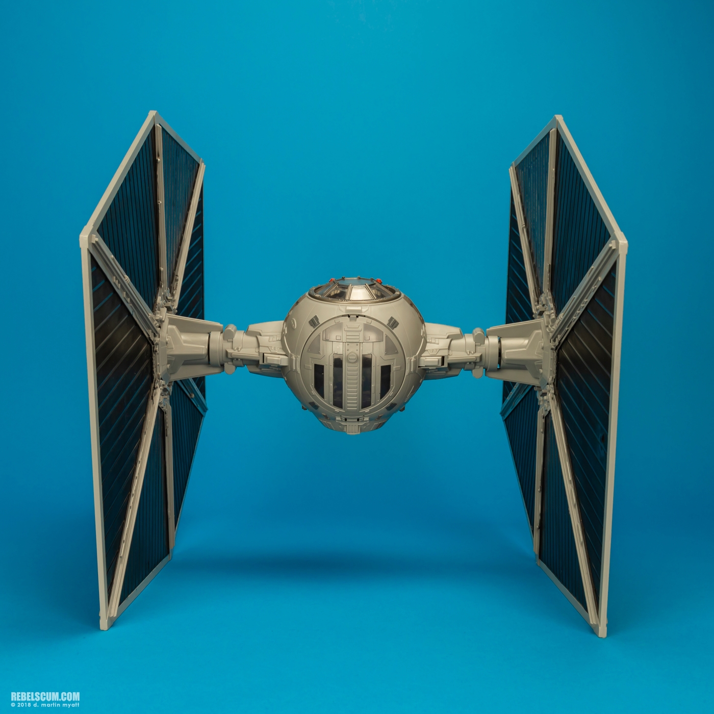 Imperial-TIE-Fighter-Star-Wars-The-Vintage-Collection-hasbro-005.jpg