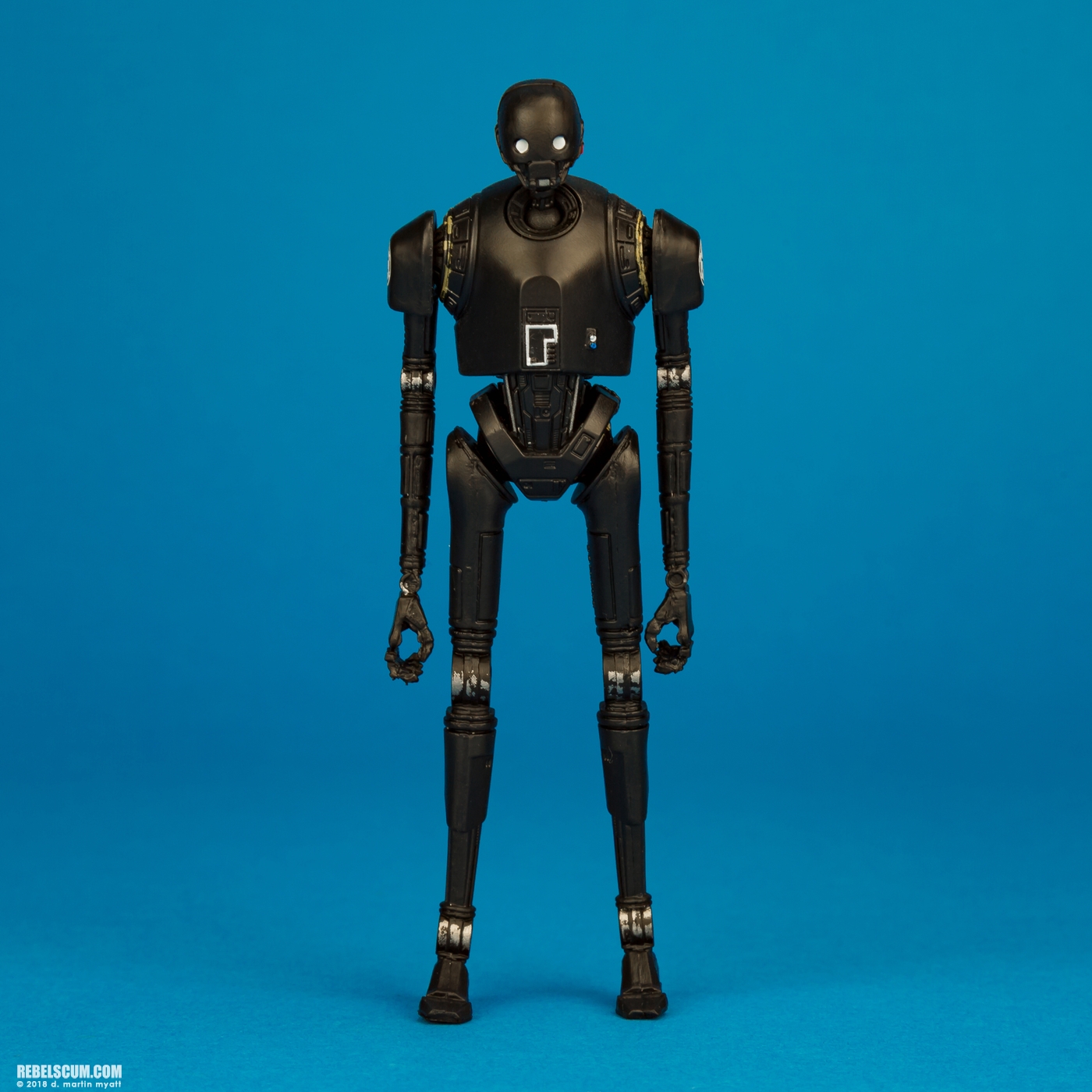 K-2SO-with-a-blaster-Star-Wars-Universe-ForceLink-2-001.jpg