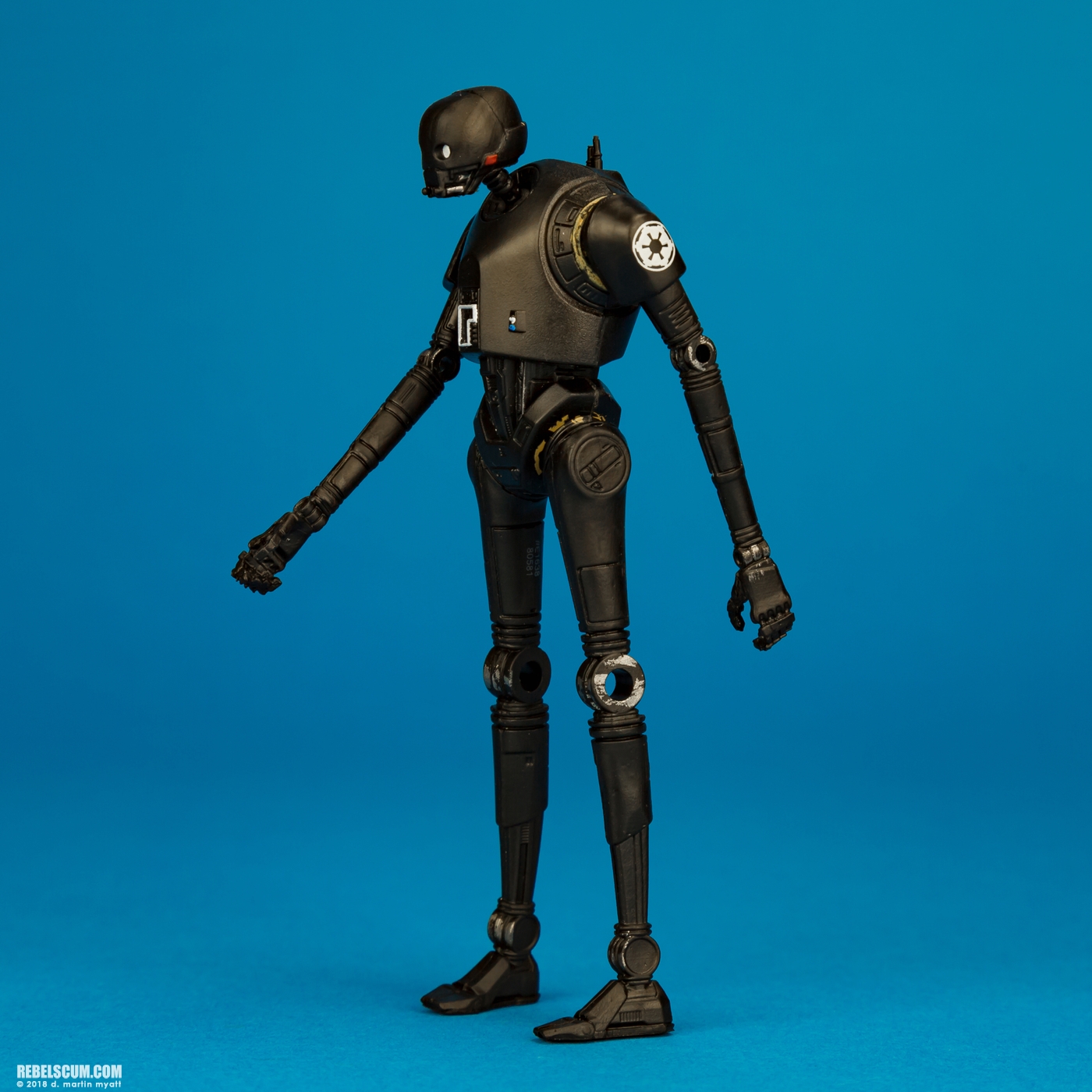 K-2SO-with-a-blaster-Star-Wars-Universe-ForceLink-2-003.jpg