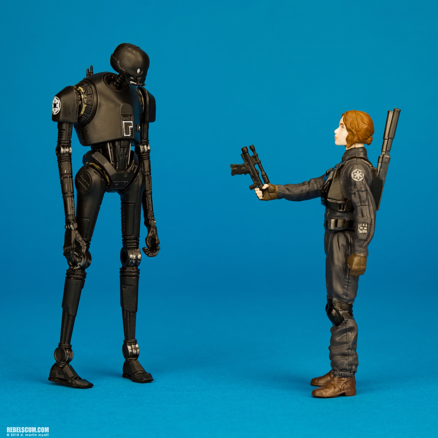 K-2SO-with-a-blaster-Star-Wars-Universe-ForceLink-2-006.jpg