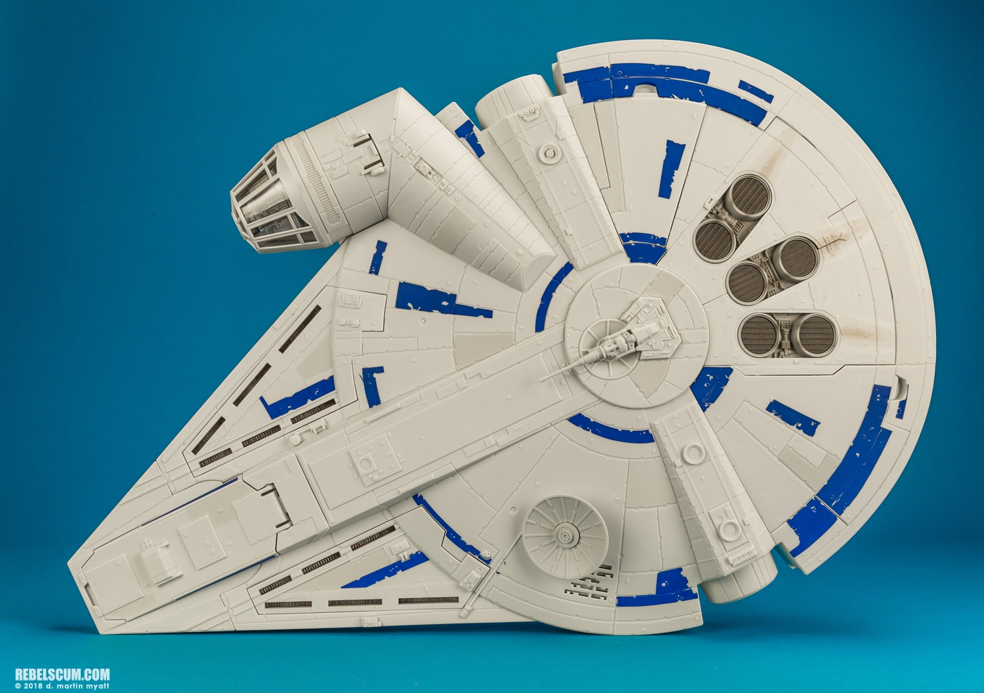 Kessel-Run-Millennium-Falcon-Solo-Star-Wars-Universe-Hasbro-006.jpg