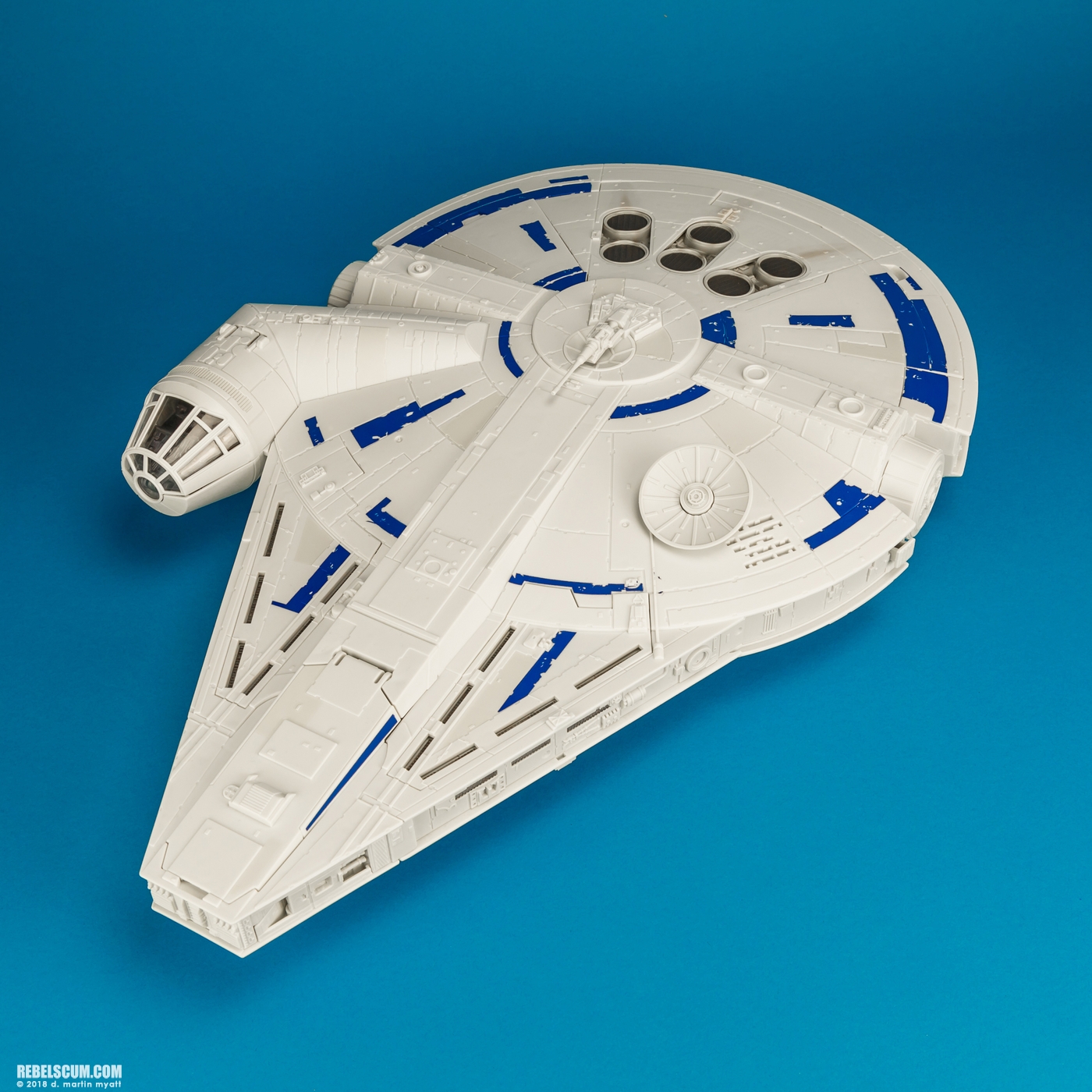 Kessel-Run-Millennium-Falcon-Solo-Star-Wars-Universe-Hasbro-008.jpg