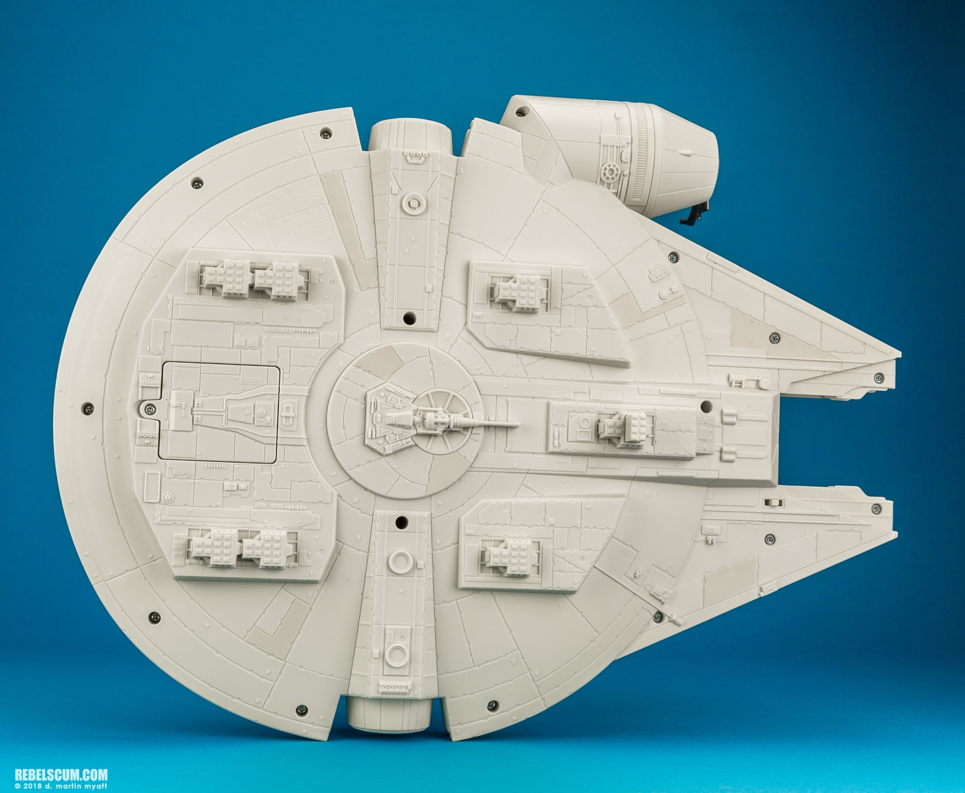 Kessel-Run-Millennium-Falcon-Solo-Star-Wars-Universe-Hasbro-011.jpg