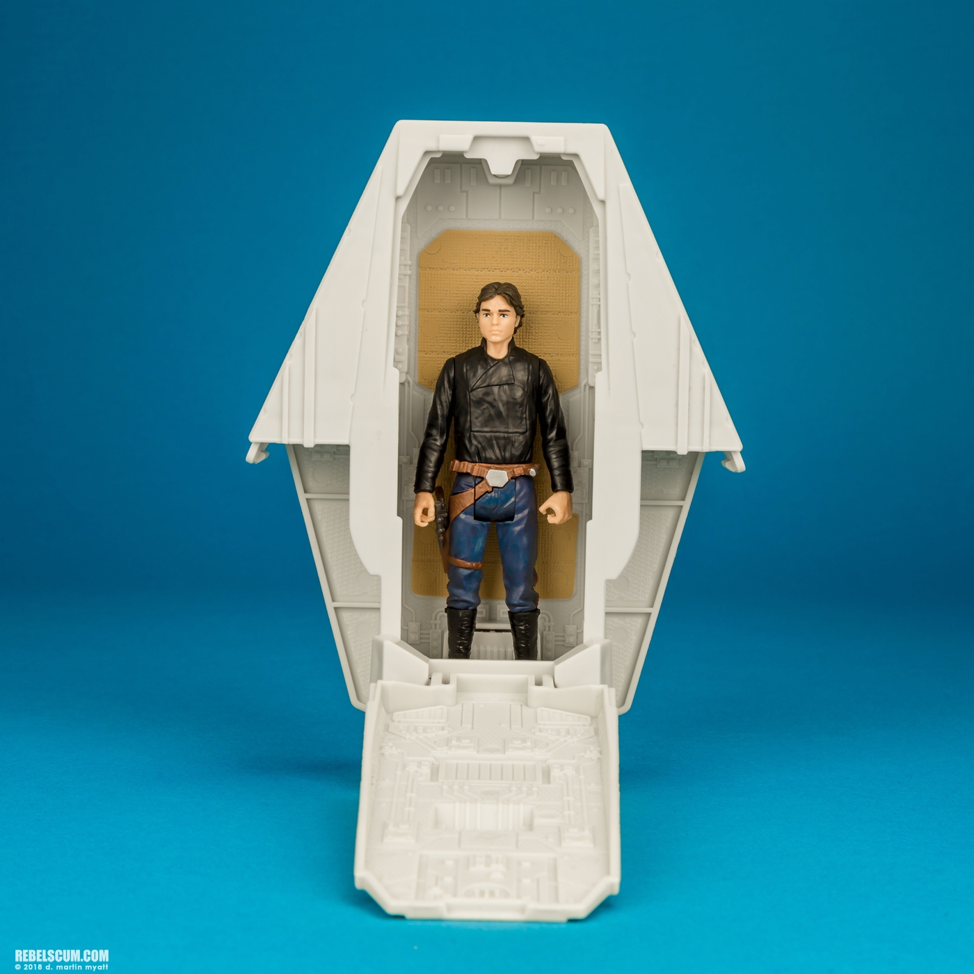 Kessel-Run-Millennium-Falcon-Solo-Star-Wars-Universe-Hasbro-014.jpg