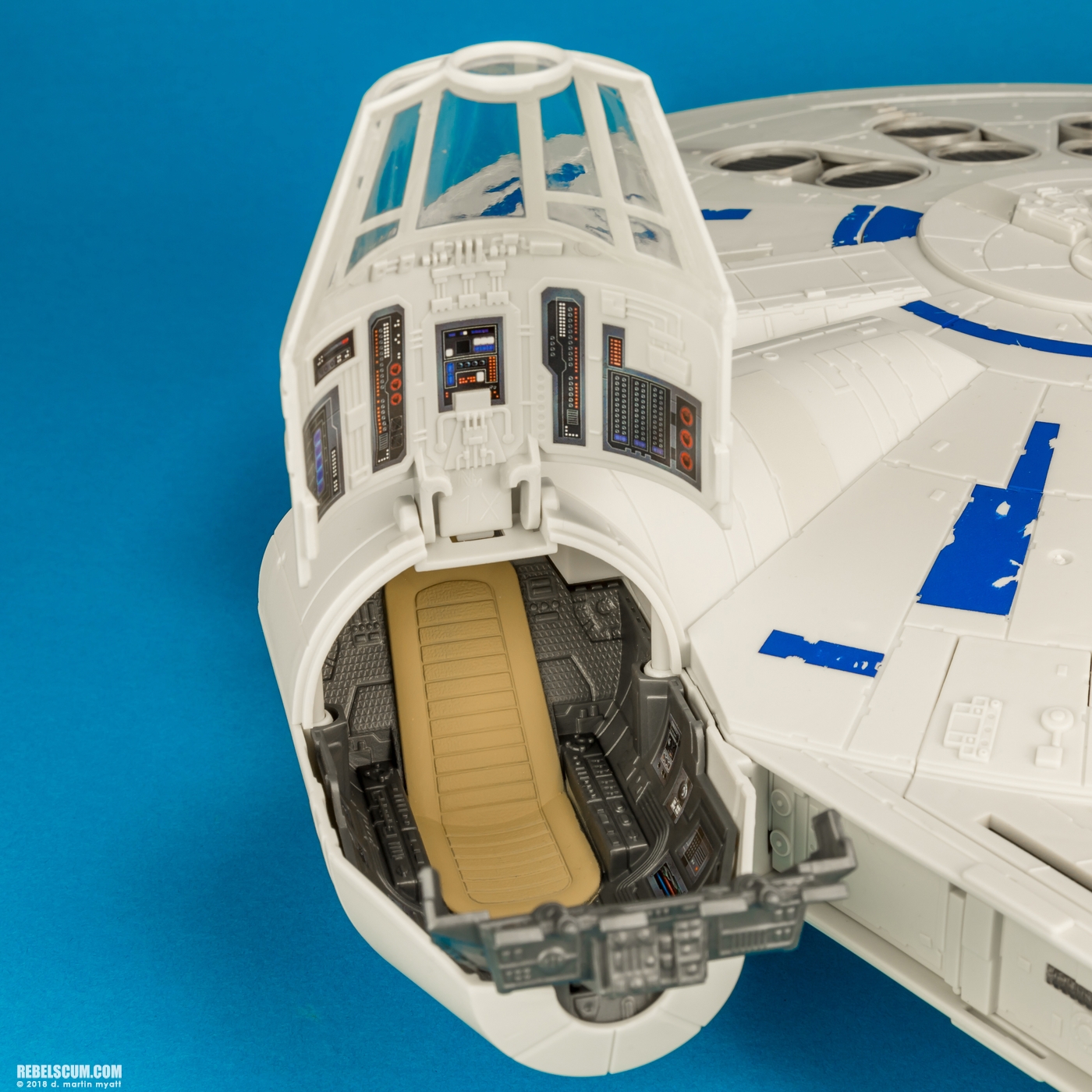 Kessel-Run-Millennium-Falcon-Solo-Star-Wars-Universe-Hasbro-022.jpg