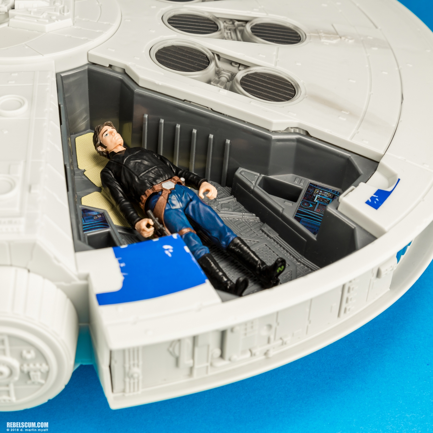 Kessel-Run-Millennium-Falcon-Solo-Star-Wars-Universe-Hasbro-030.jpg