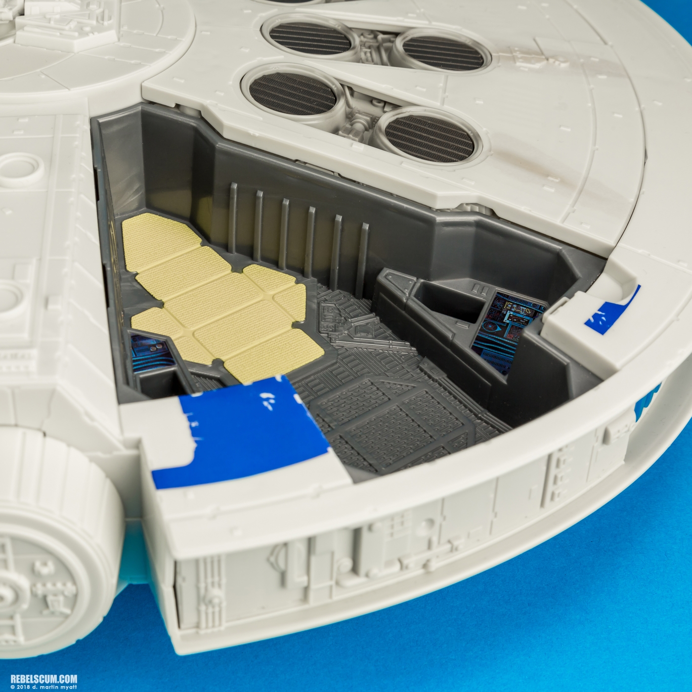 Kessel-Run-Millennium-Falcon-Solo-Star-Wars-Universe-Hasbro-031.jpg