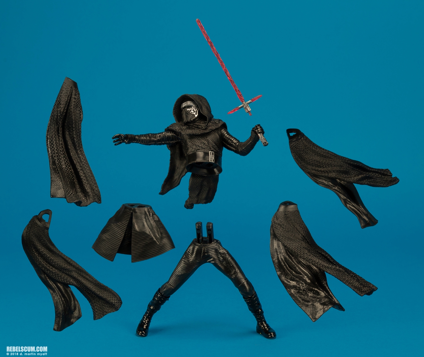 Kylo-Ren-03-Star-Wars-The-Black-Series-Centerpiece-Hasbro-007.jpg