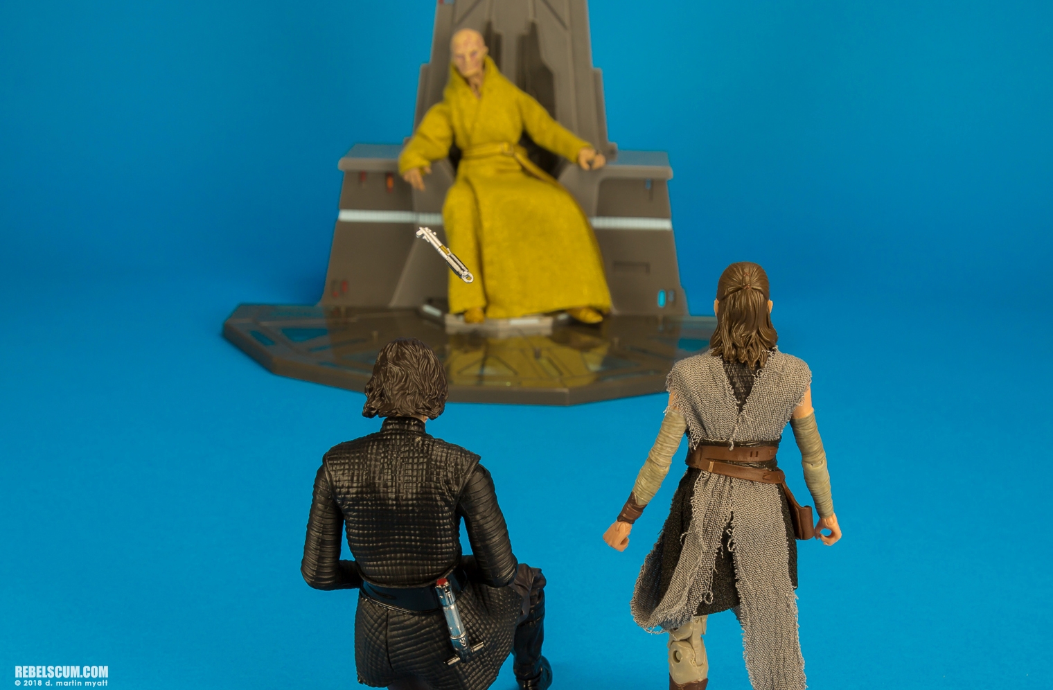 Kylo-Ren-Throne-Room-Star-Wars-The-Black-Series-6-Inch-021.jpg