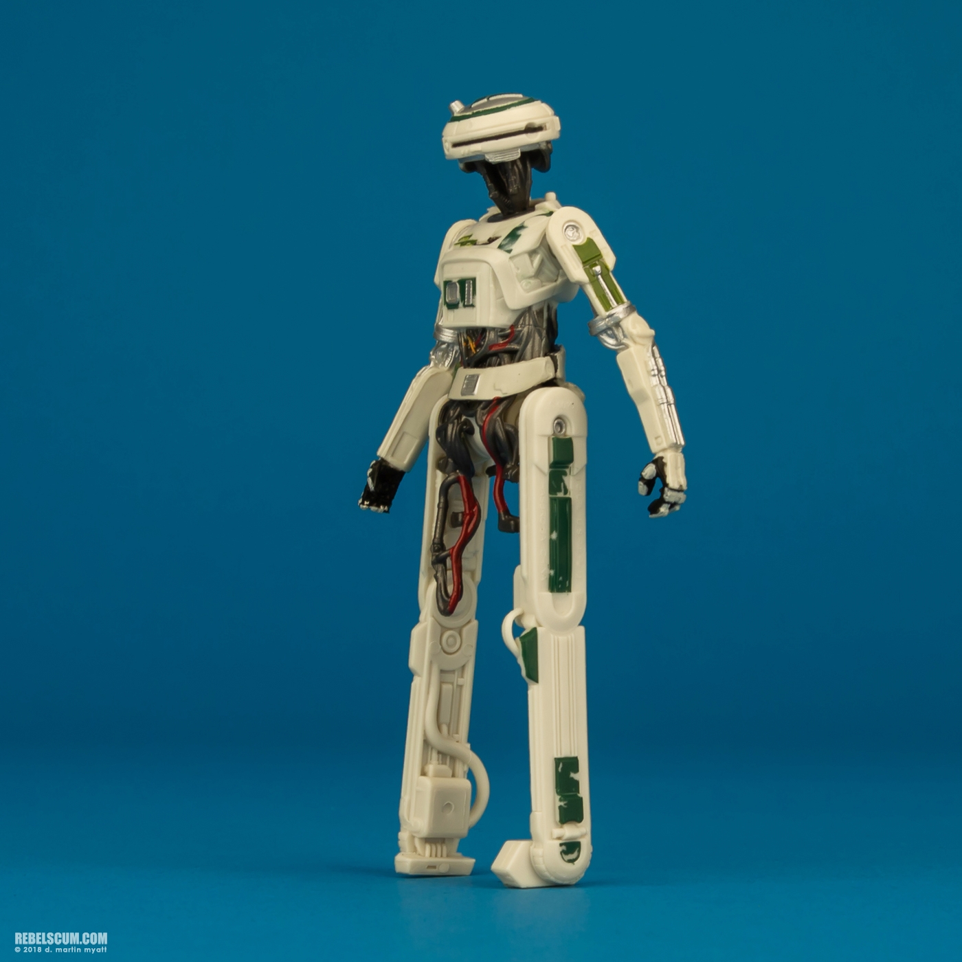 L3-37-Solo-Star-Wars-Universe-Force-Link-2-006.jpg