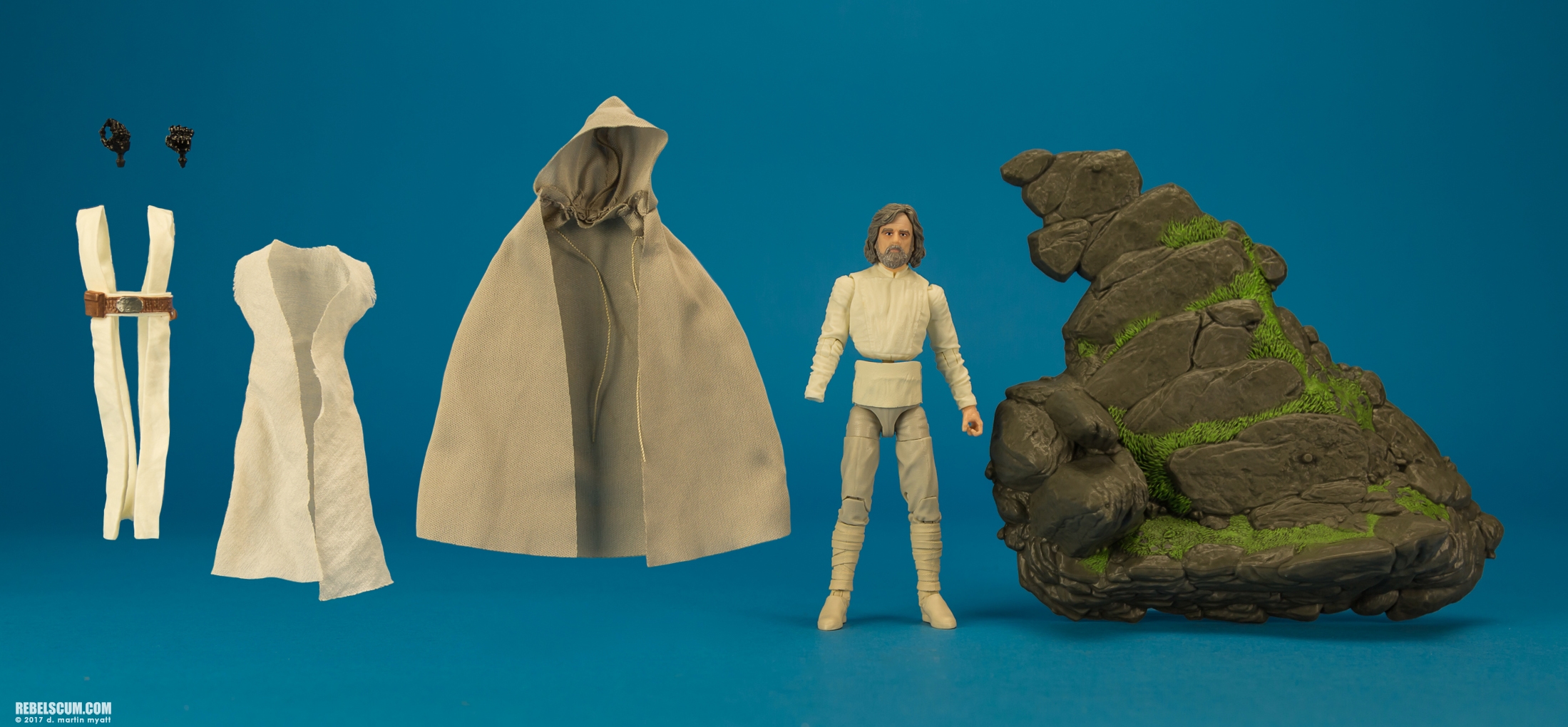 Luke-Skywalker-Jedi-Master-Ahch-To-Island-The-Black-Series-005.jpg