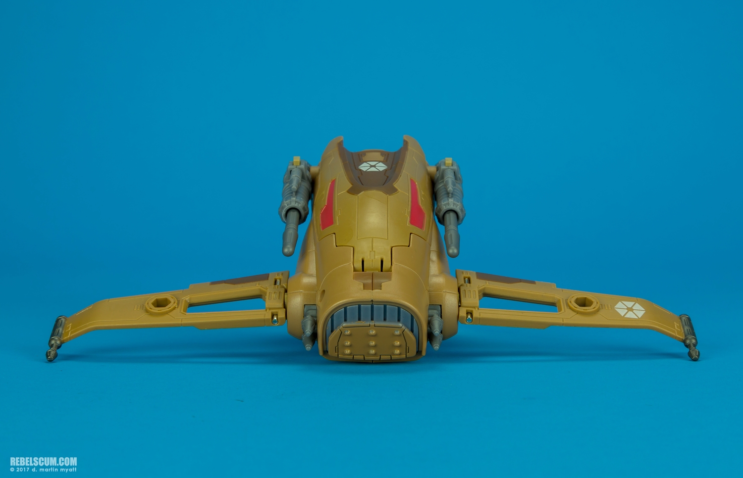 MTT-Droid-Fighter-A0920-A0918-Movie-Heroes-Hasbro-012.jpg