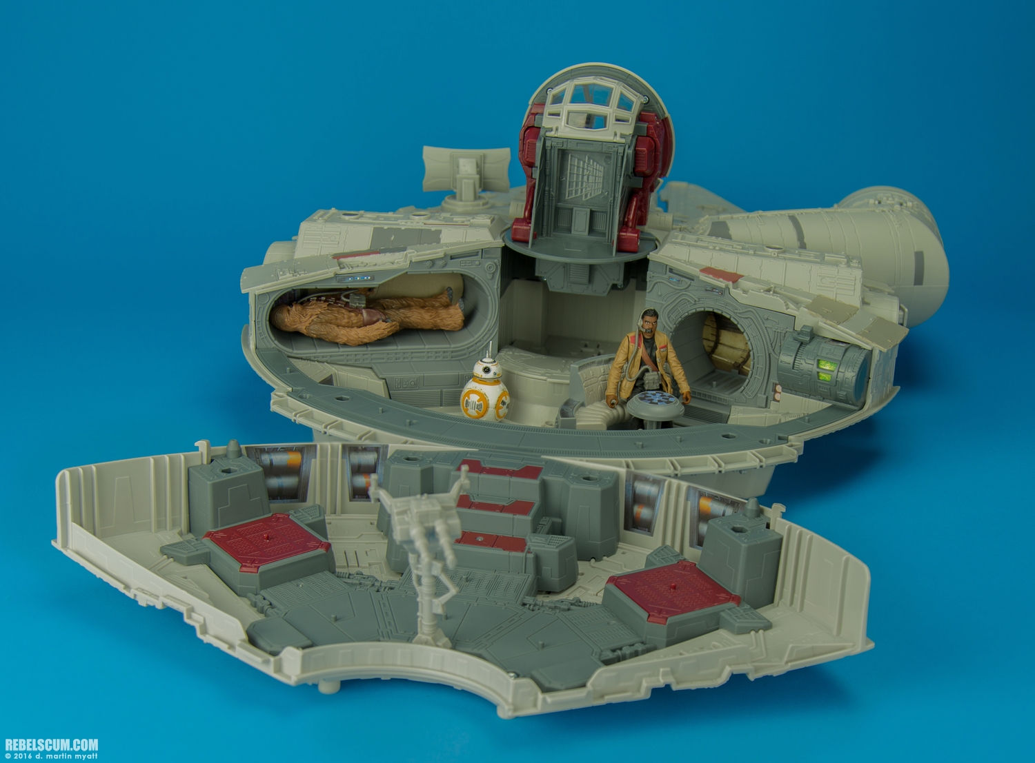 Millennium-Falcon-The-Force-Awakens-Hasbro-016.jpg