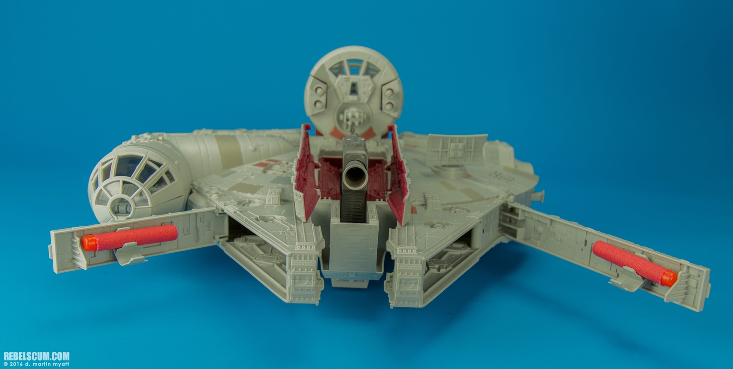 Millennium-Falcon-The-Force-Awakens-Hasbro-028.jpg