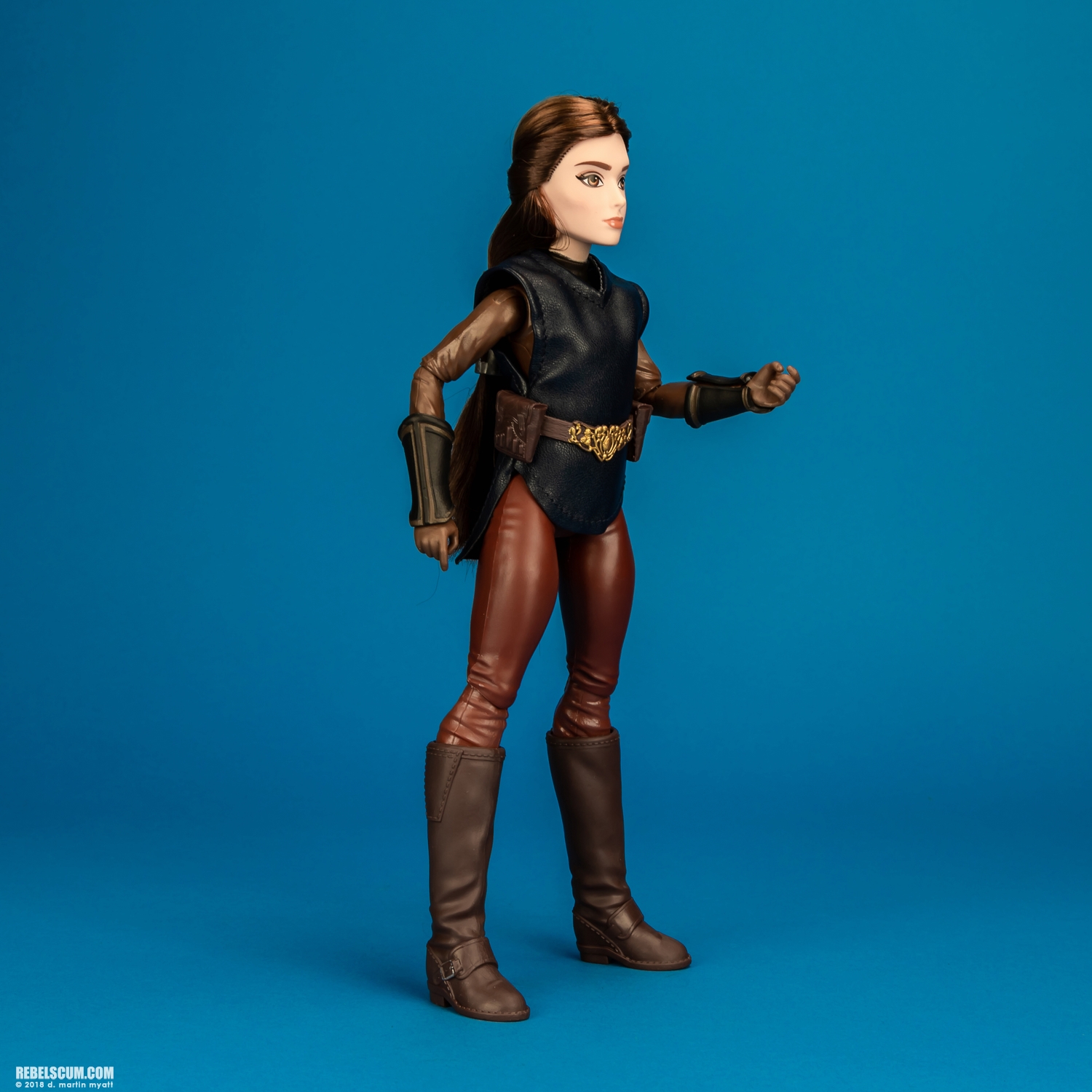 Padme-Amidala-Star-Wars-Forces-Of-Destiny-Adventure-Figure-002.jpg