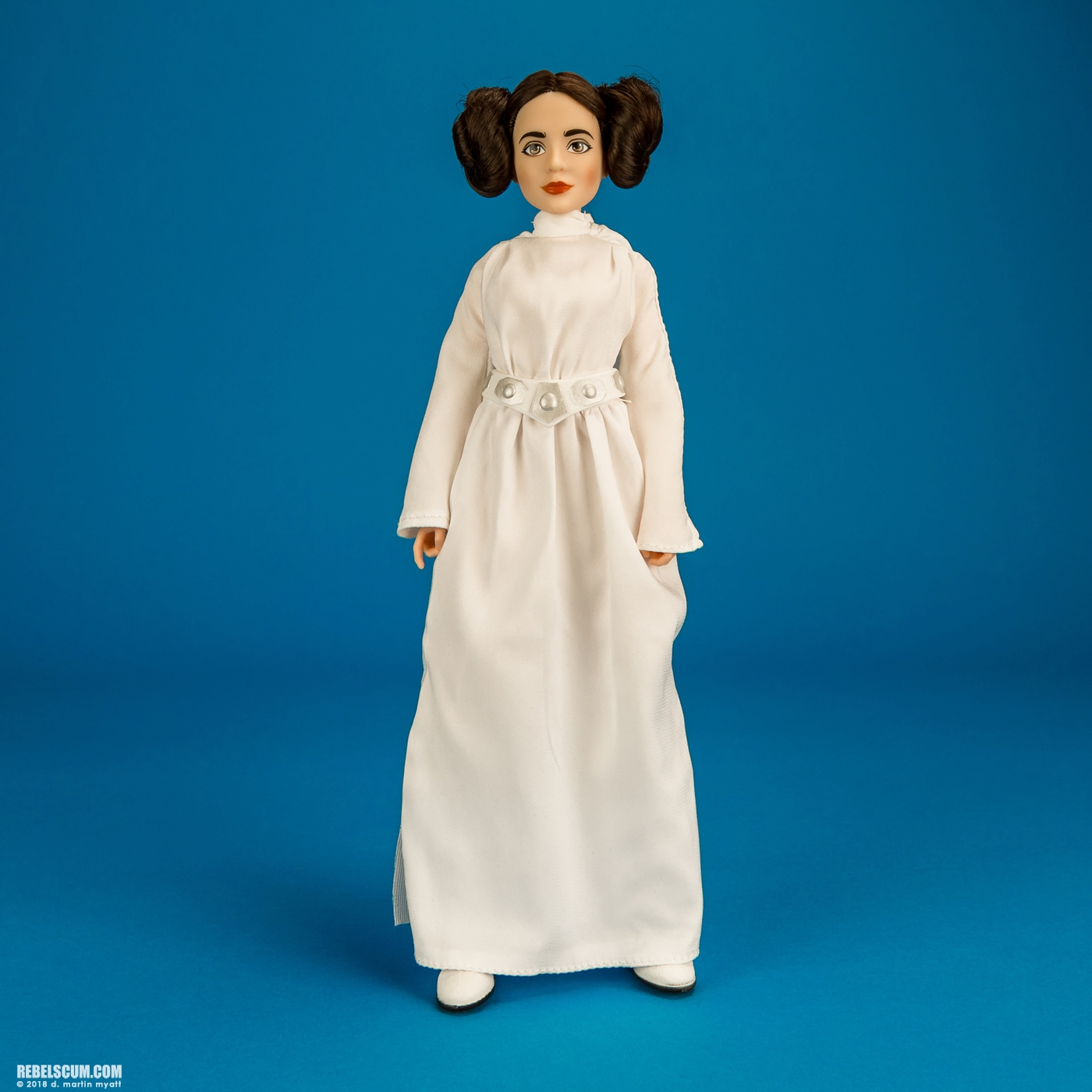 Princess-Leia-Organa-Forces-Of-Destiny-Platinum-Edition-001.jpg