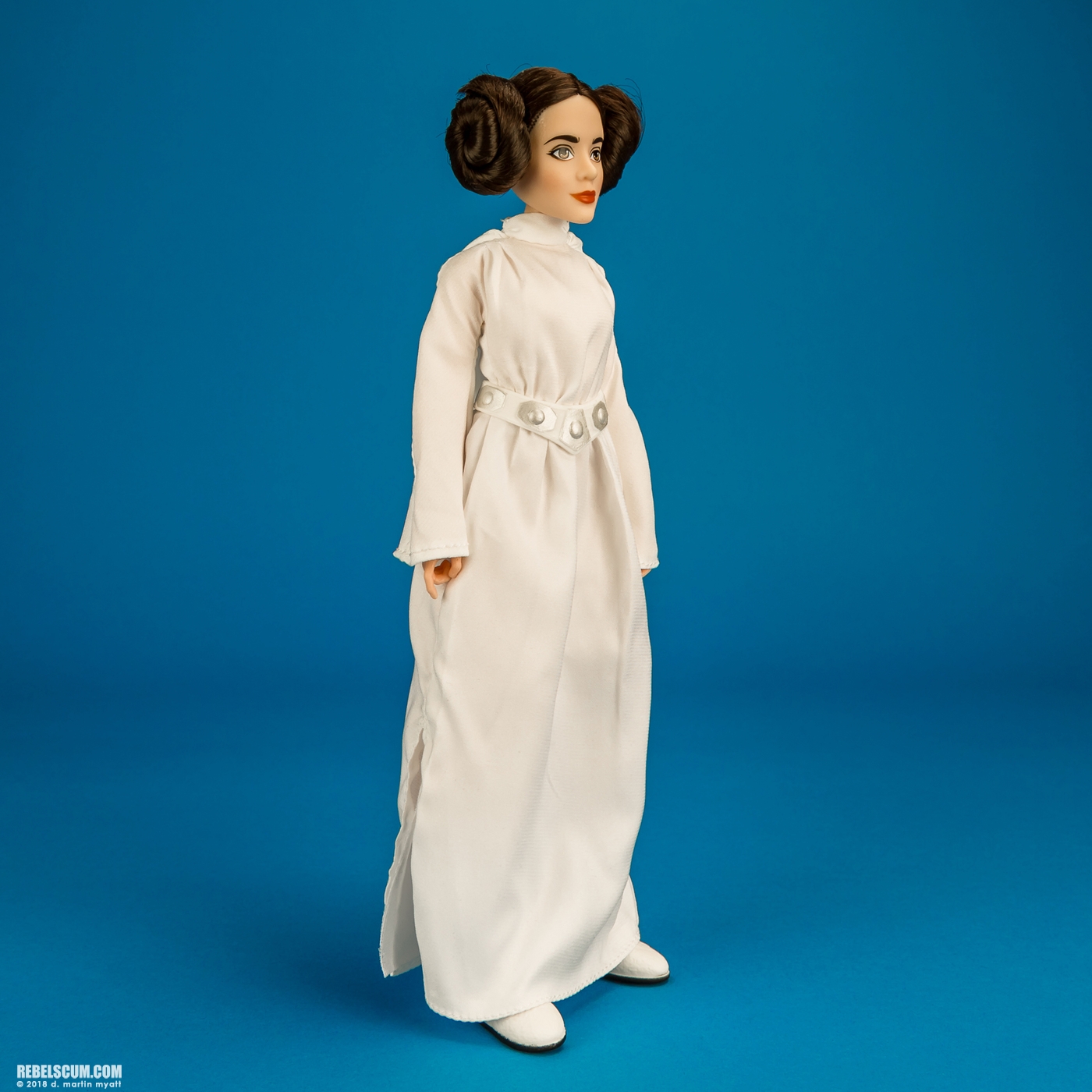 Princess-Leia-Organa-Forces-Of-Destiny-Platinum-Edition-002.jpg