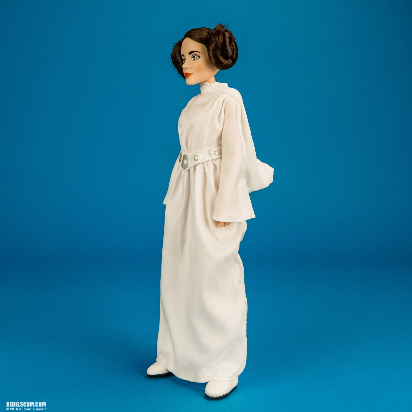 Princess-Leia-Organa-Forces-Of-Destiny-Platinum-Edition-003.jpg