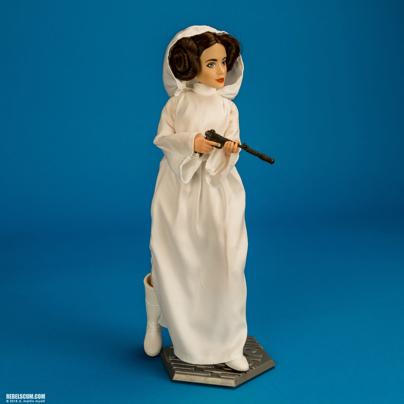 Princess-Leia-Organa-Forces-Of-Destiny-Platinum-Edition-013.jpg