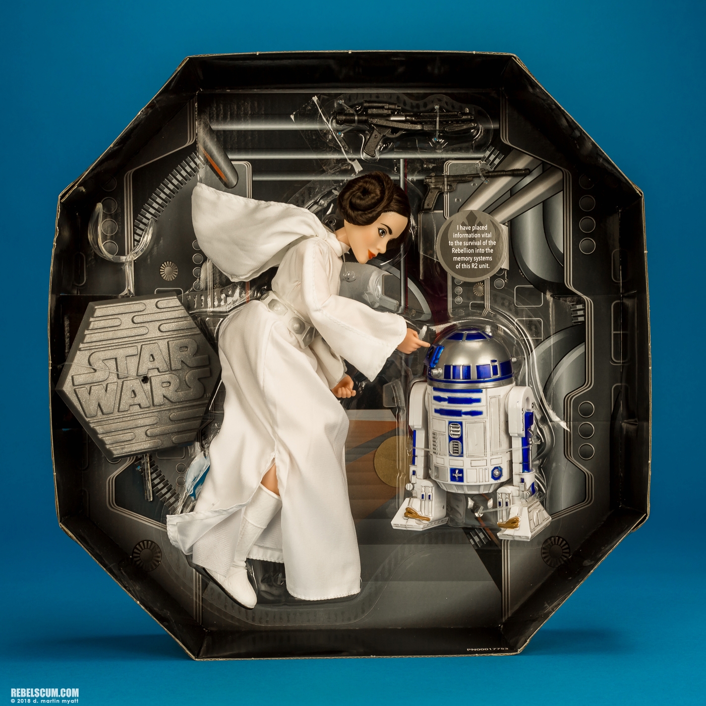 Princess-Leia-Organa-Forces-Of-Destiny-Platinum-Edition-023.jpg