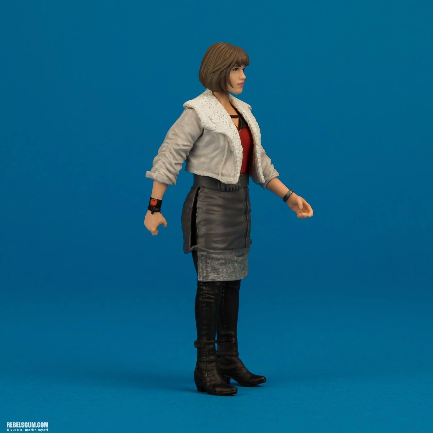 Qira-Corellia-Solo-Star-Wars-Universe-ForceLink-2-Hasbro-002.jpg