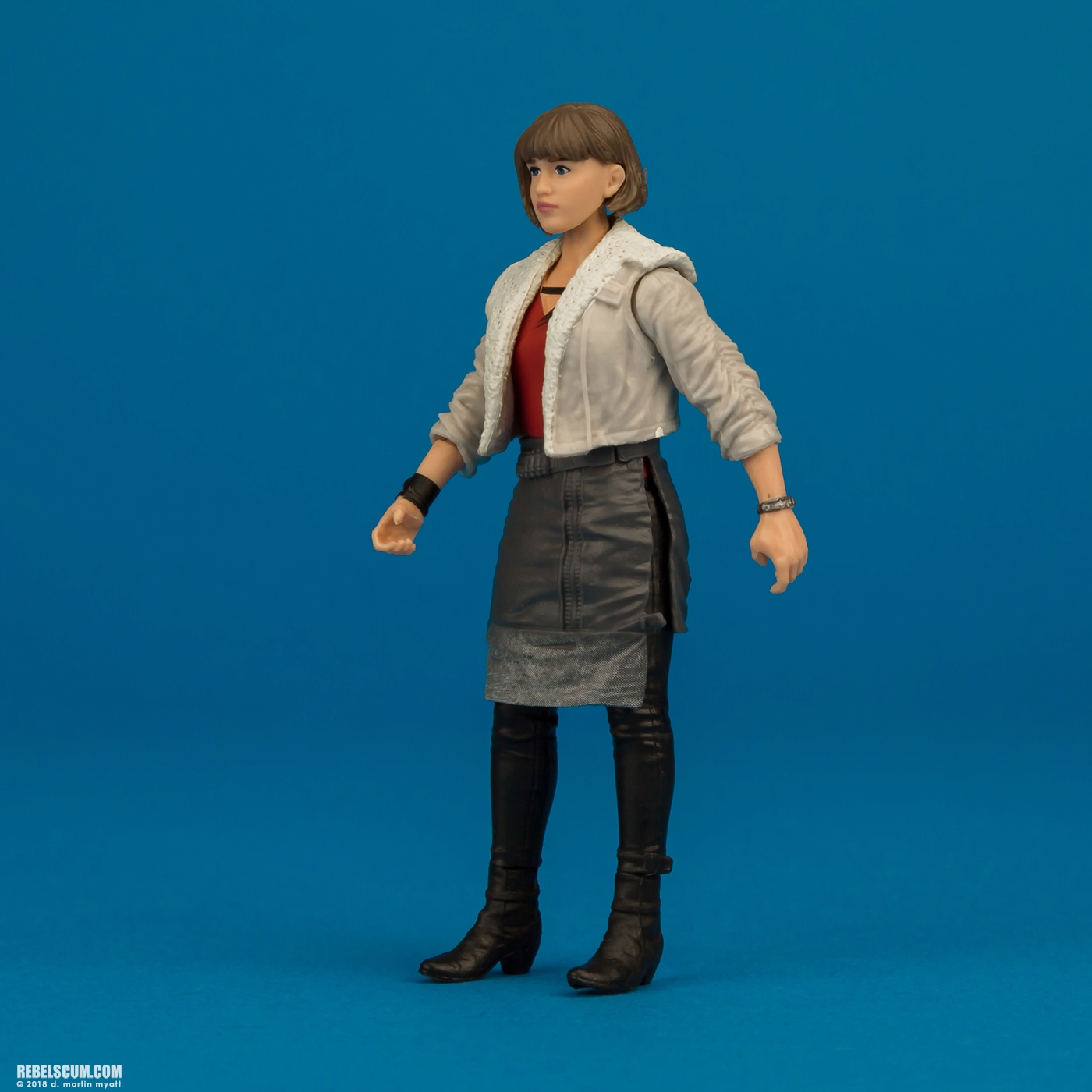 Qira-Corellia-Solo-Star-Wars-Universe-ForceLink-2-Hasbro-003.jpg