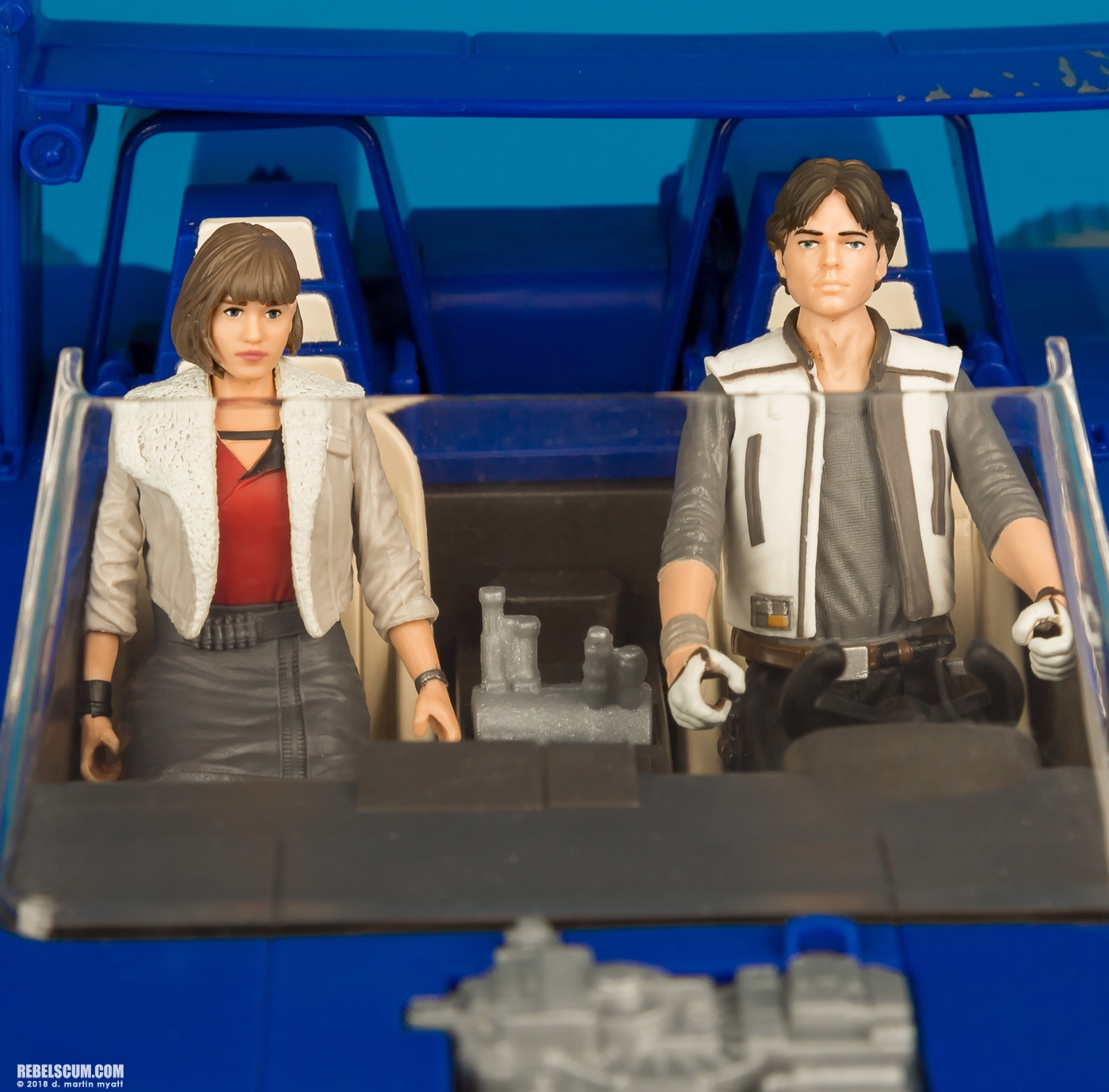 Qira-Corellia-Solo-Star-Wars-Universe-ForceLink-2-Hasbro-008.jpg