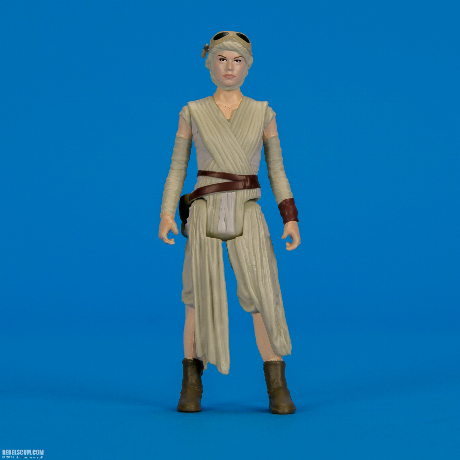 Rey-Jakku-Rogue-One-The-Force-Awakens-Hasbro-B9842-001.jpg