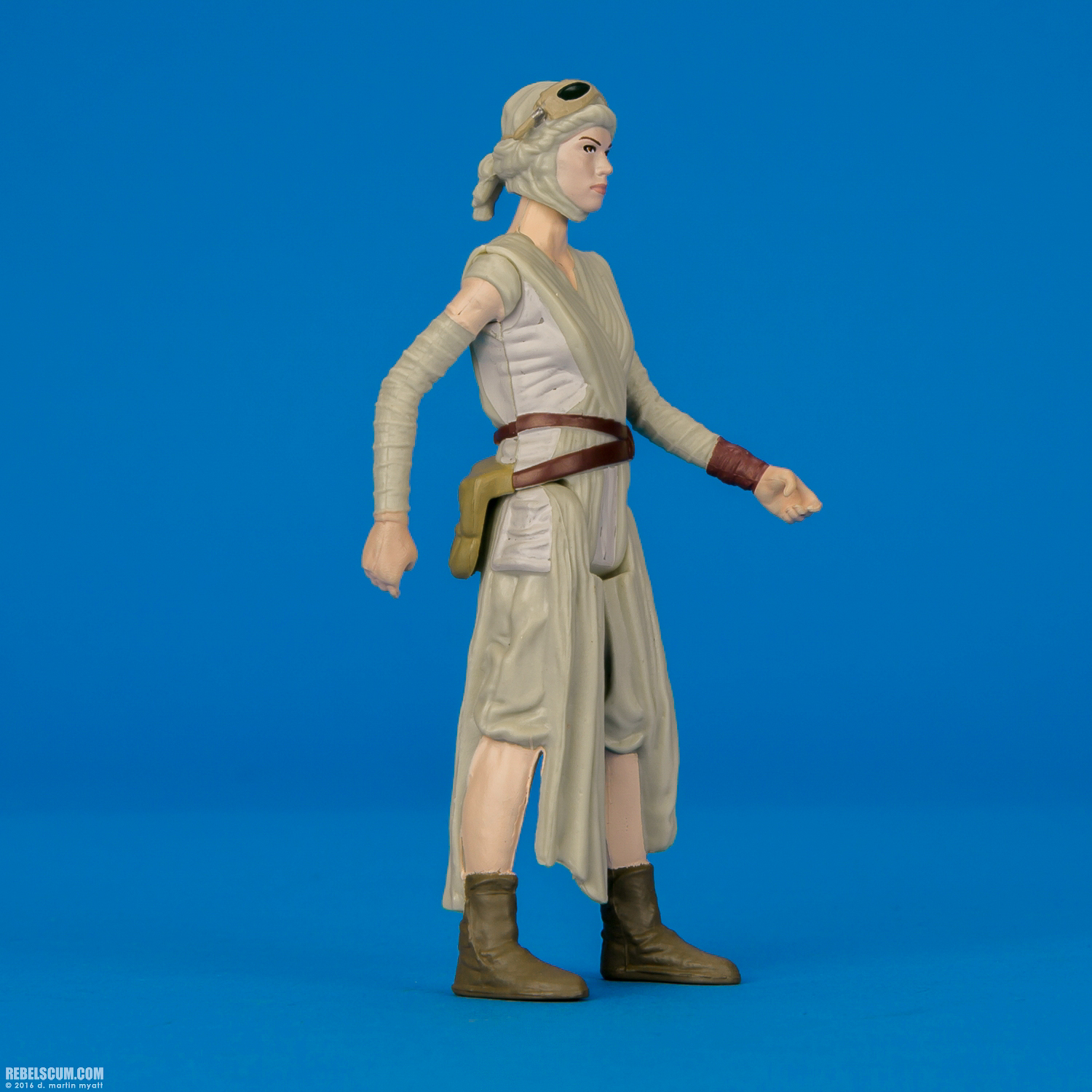 Rey-Jakku-Rogue-One-The-Force-Awakens-Hasbro-B9842-002.jpg