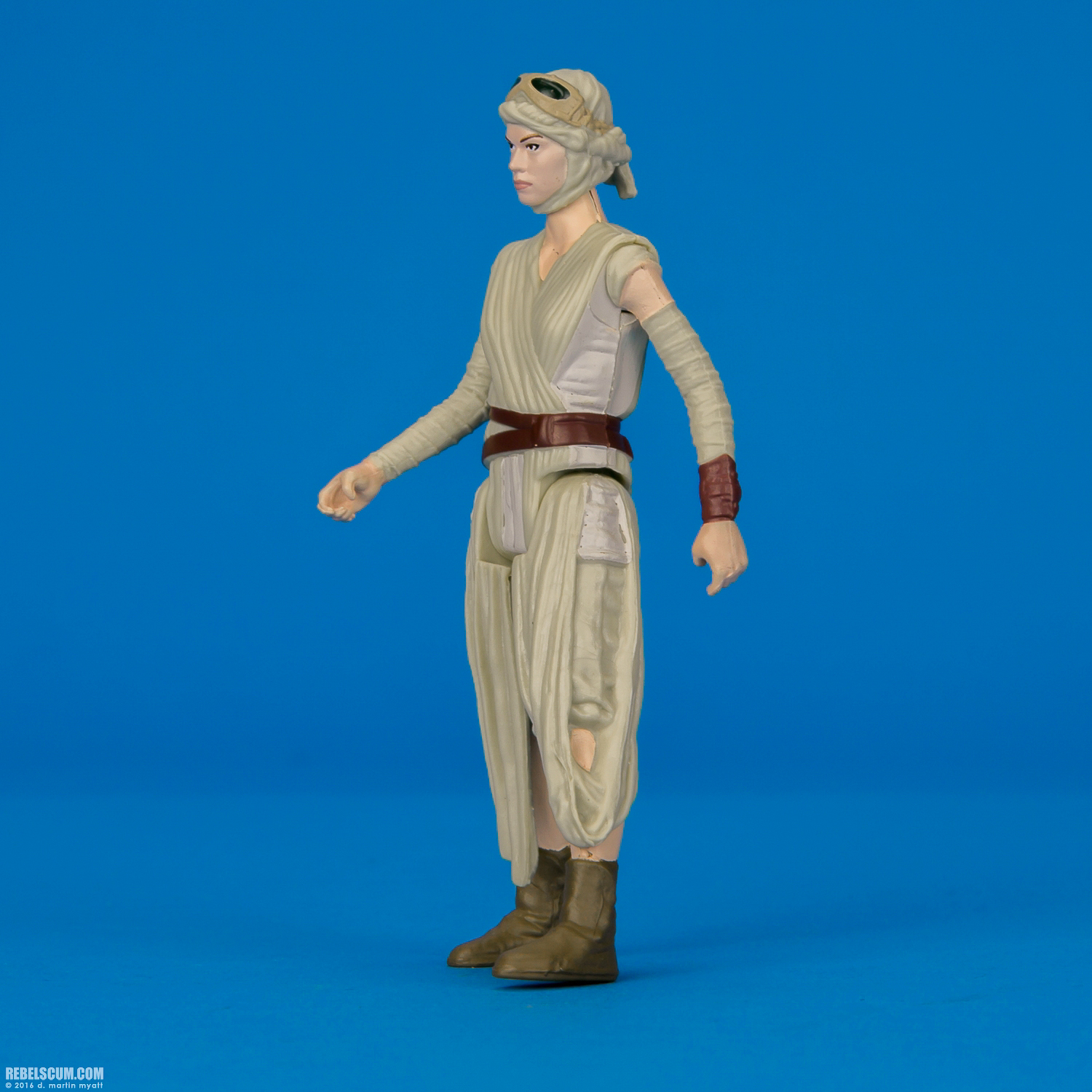 Rey-Jakku-Rogue-One-The-Force-Awakens-Hasbro-B9842-003.jpg