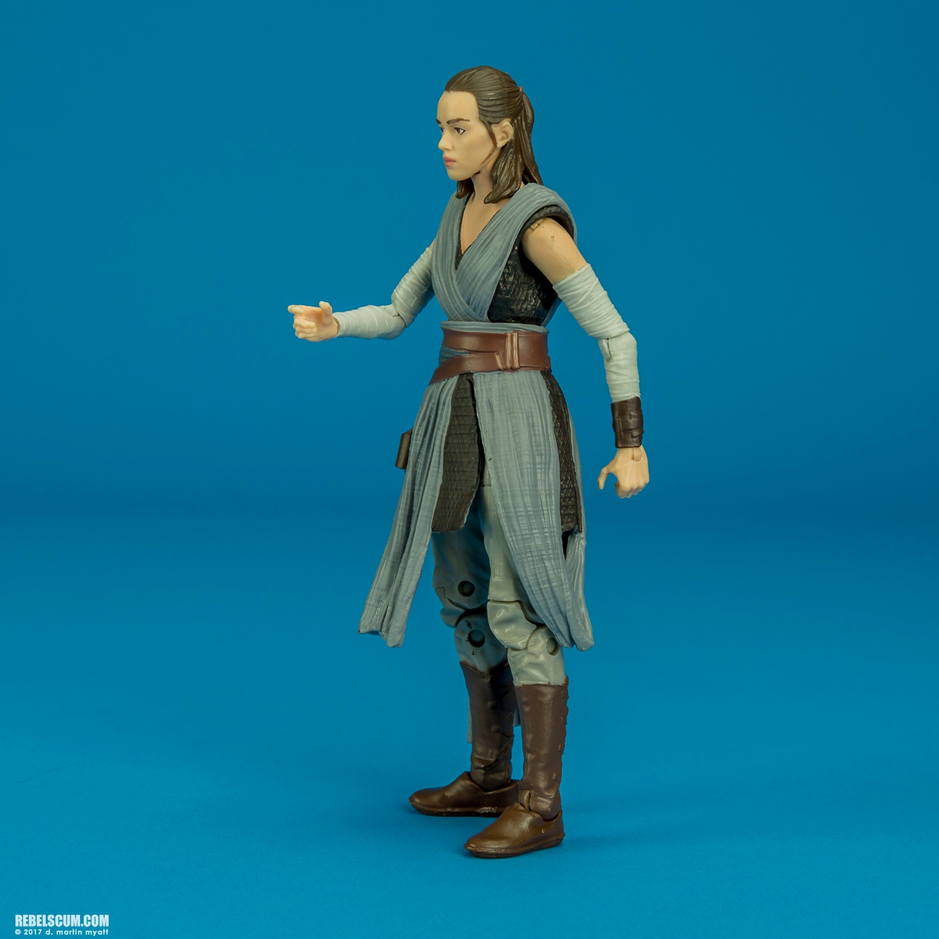 Rey-Jedi-Training-44-The-Black-Series-6-inch-Hasbro-003.jpg