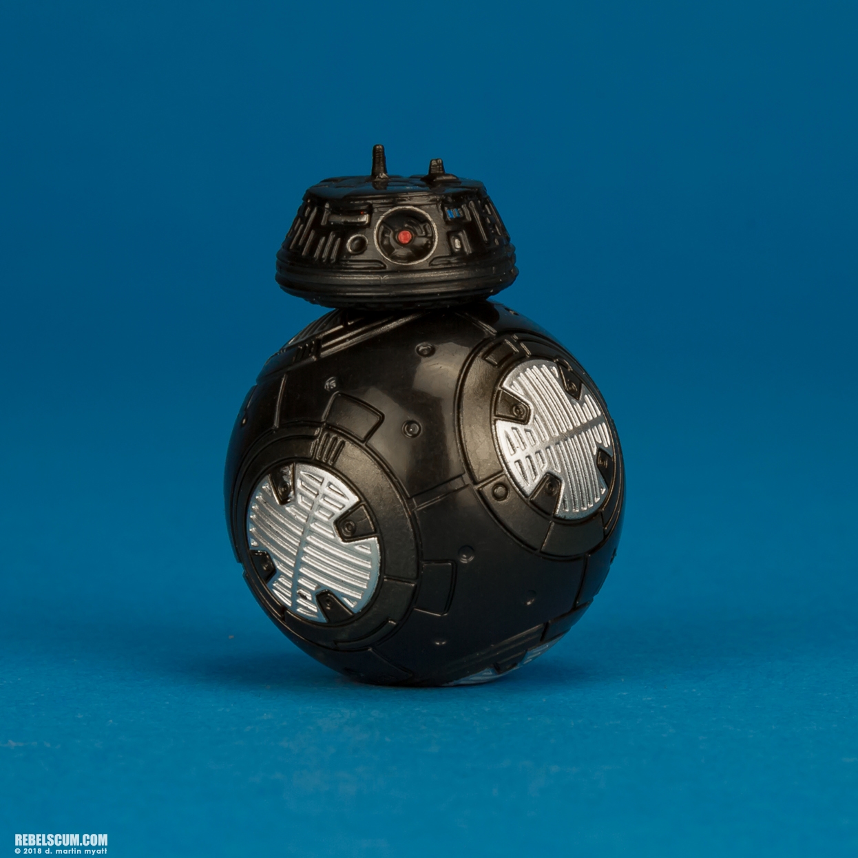 Rose-First-Order-Disguise-BB-8-BB-9E-Star-Wars-Universe-009.jpg