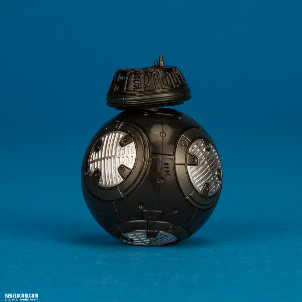 Rose-First-Order-Disguise-BB-8-BB-9E-Star-Wars-Universe-011.jpg