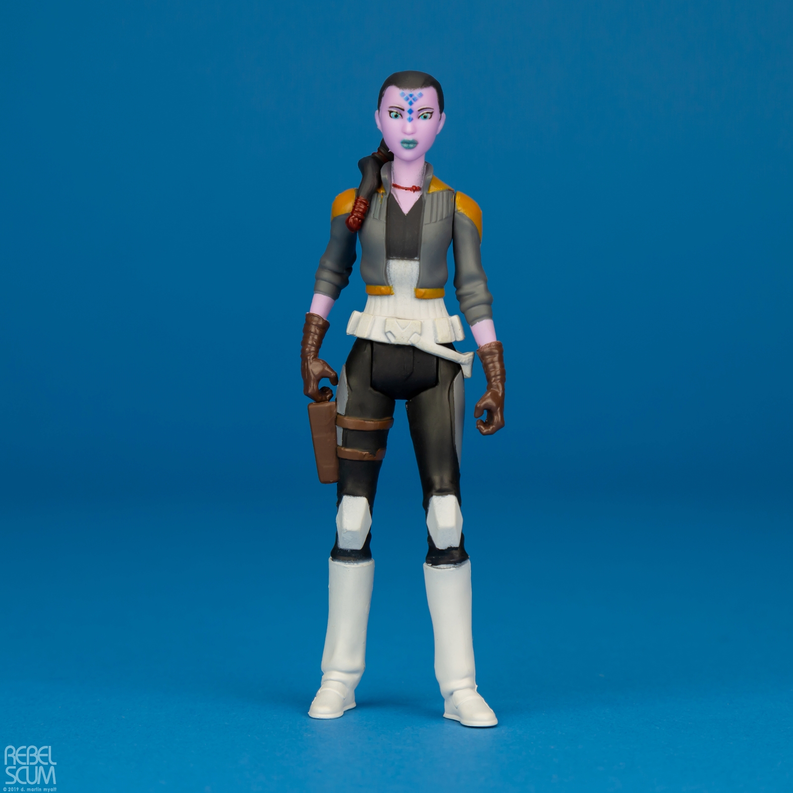 Synara-San-Star-Wars-Universe-Resistance-Hasbro-001.jpg