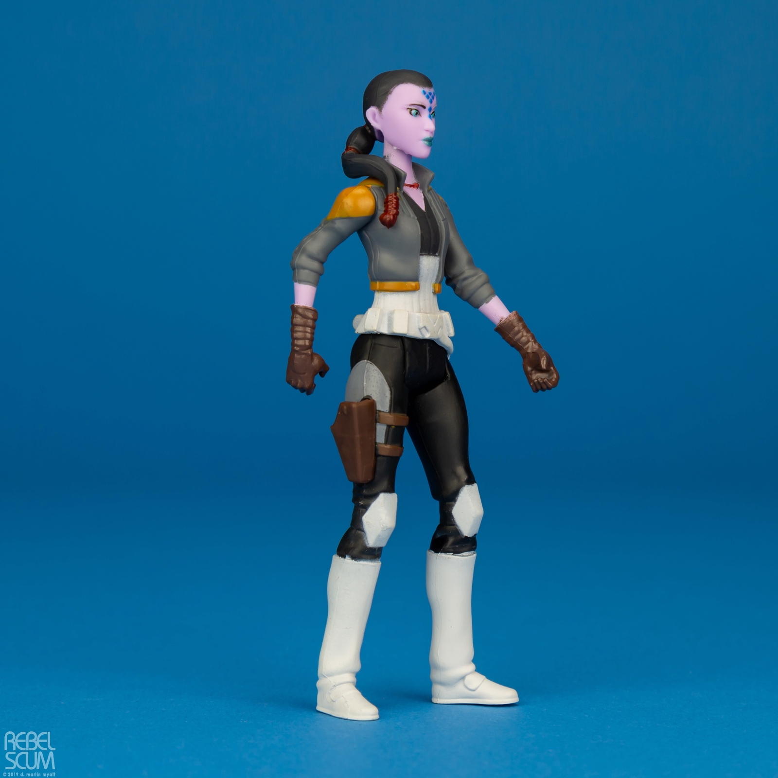 Synara-San-Star-Wars-Universe-Resistance-Hasbro-002.jpg