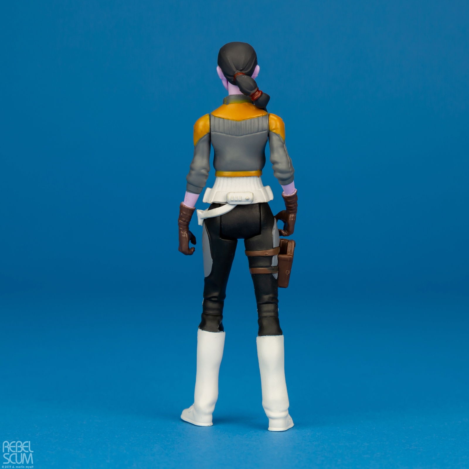 Synara-San-Star-Wars-Universe-Resistance-Hasbro-004.jpg