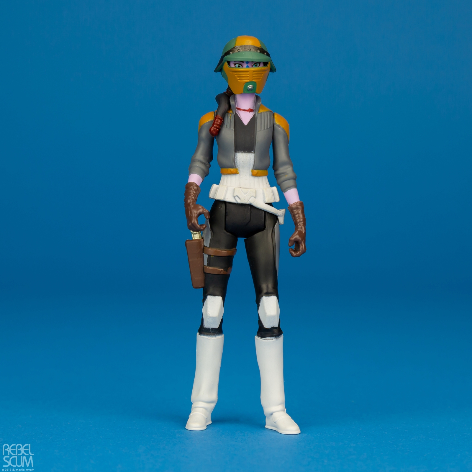 Synara-San-Star-Wars-Universe-Resistance-Hasbro-005.jpg