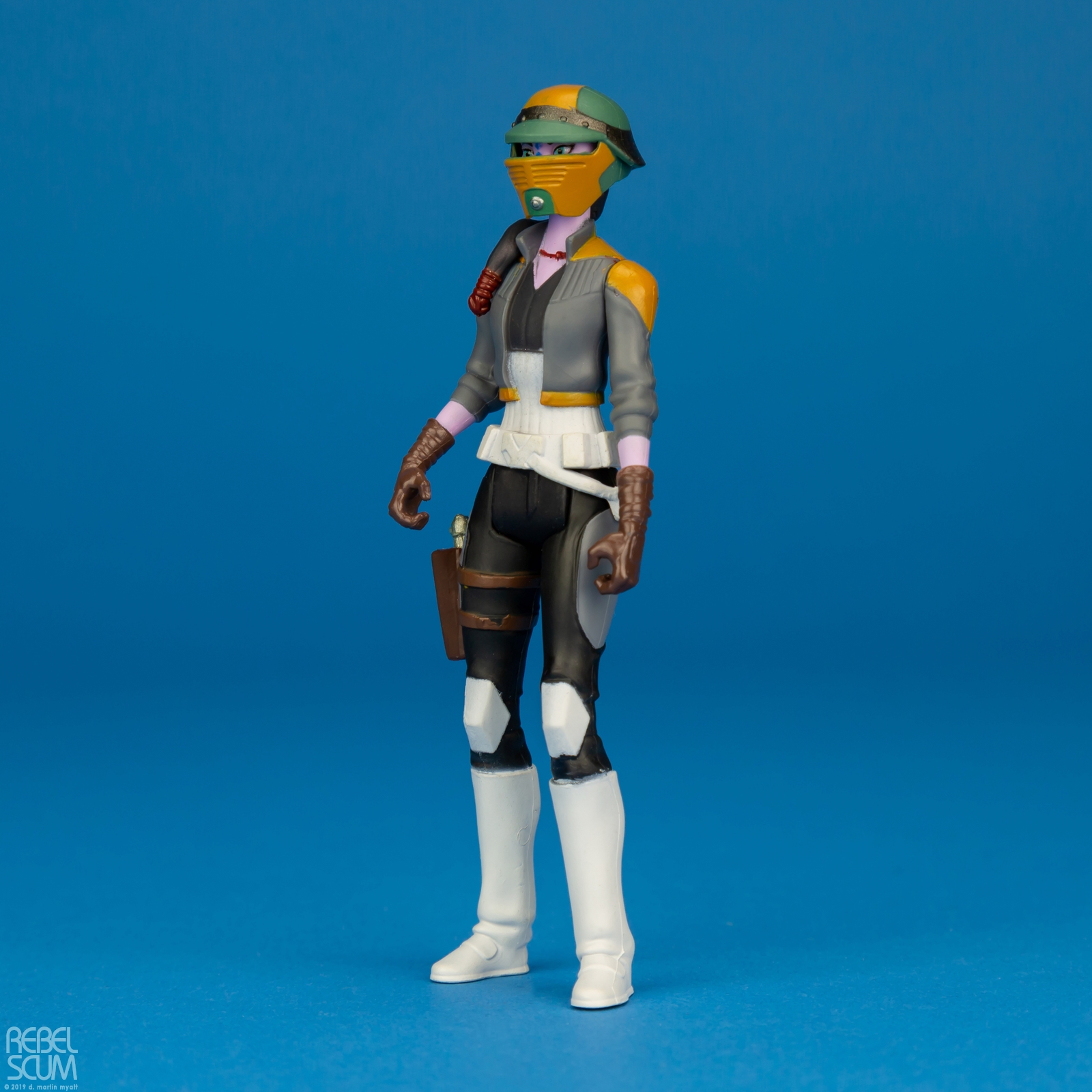 Synara-San-Star-Wars-Universe-Resistance-Hasbro-007.jpg